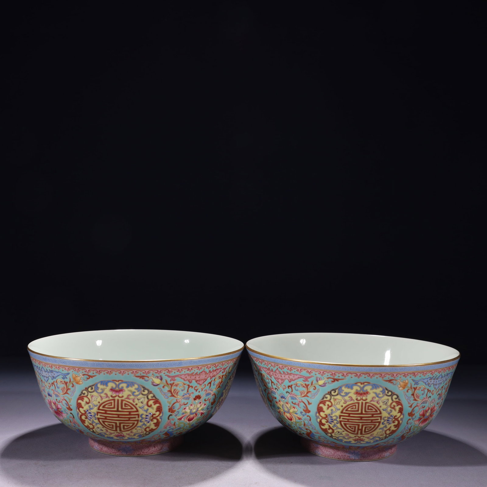 A Pair of Exquisite Turquoise Glazed Famille-Rose Painted Gold Lotus Pattern Bowls: A Pair of Exquisite Turquoise Glazed Famille-Rose Painted Gold Lotus Pattern Bowls,Qing Dynasty,China,Qianlong Six-character Mark,Size:8.3inx3.9in,Weight:1700g 一对松石绿