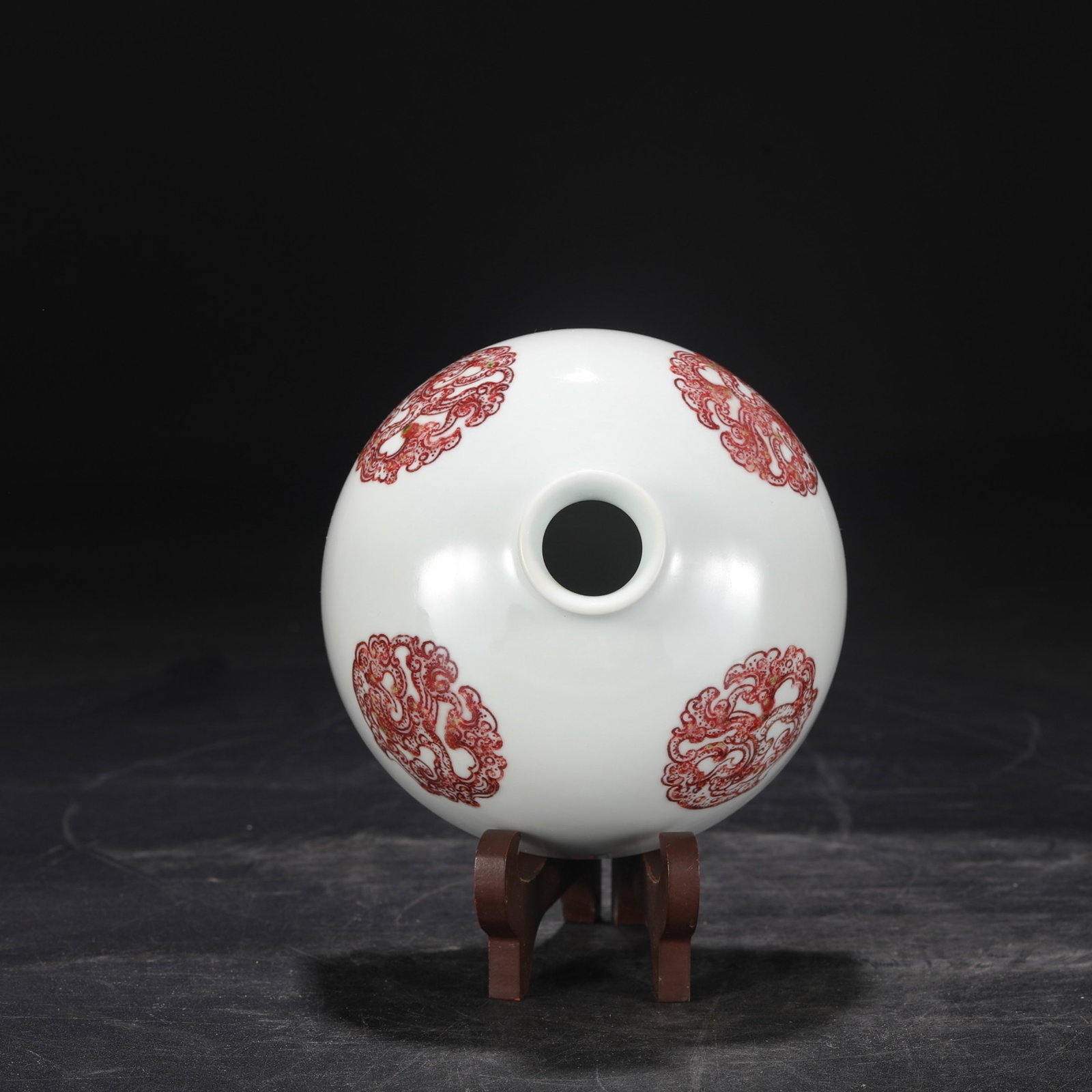 An Exquisite Underglaze-Red Dragon Pattern Vase - 4