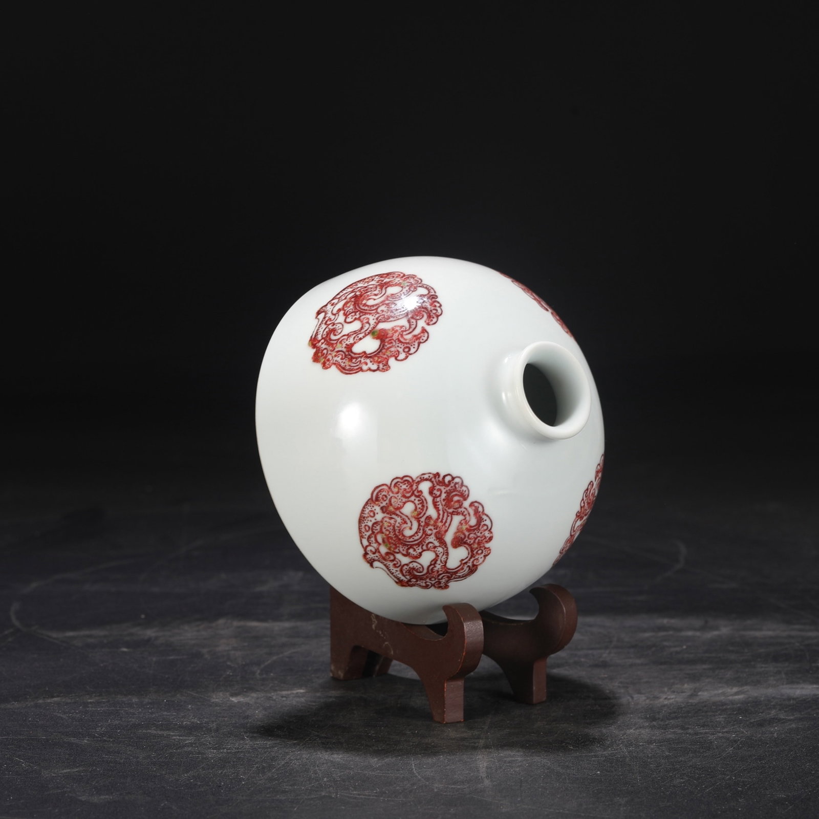 An Exquisite Underglaze-Red Dragon Pattern Vase - 5