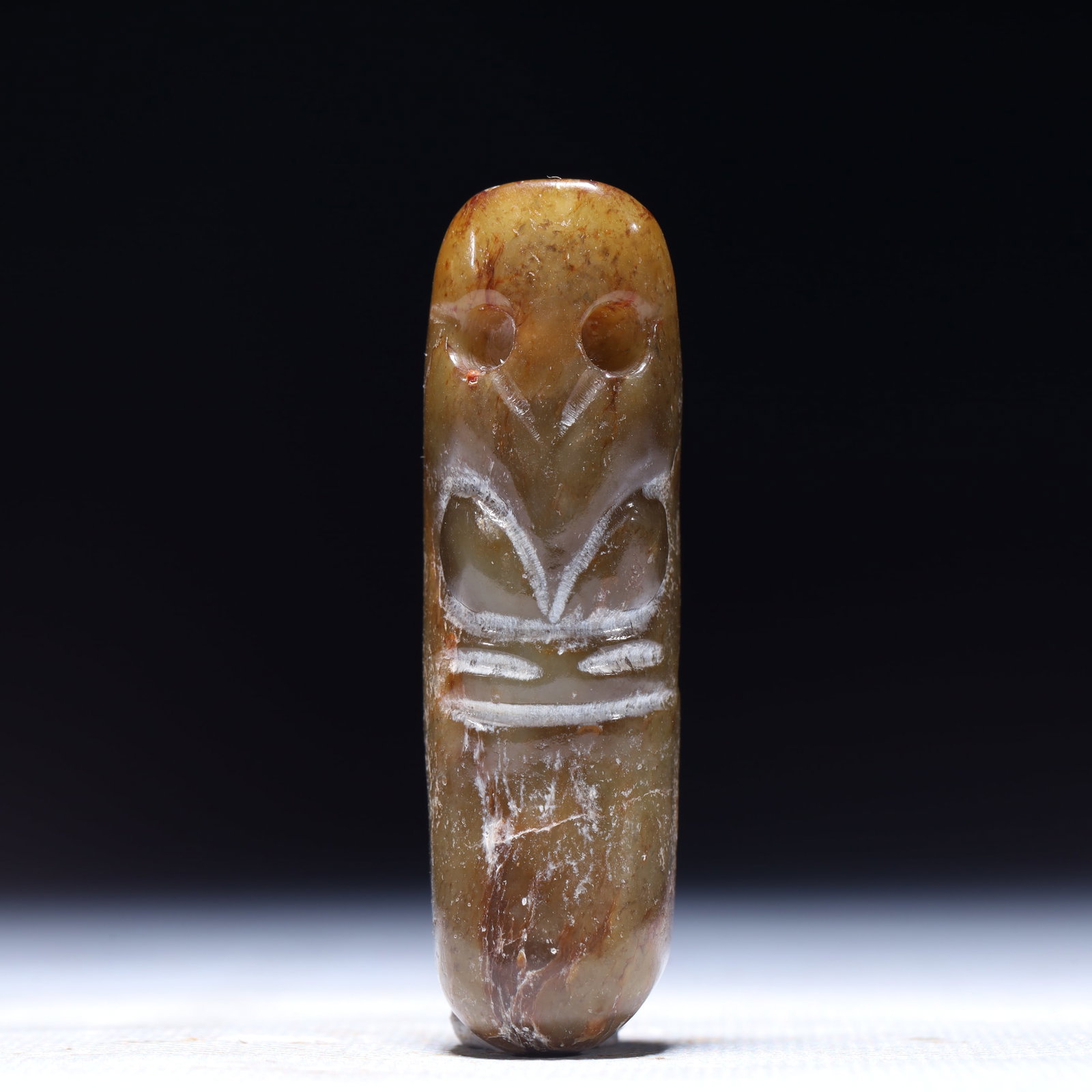 An Archaic Hongshan Culture Greenish Jade Pendant: An Archaic Hongshan Culture Greenish Jade Pendant,Ancient Time,China,Size:1inx0.4inx2.4in,Weight:46g 红山文化青白玉挂件,中国新&#