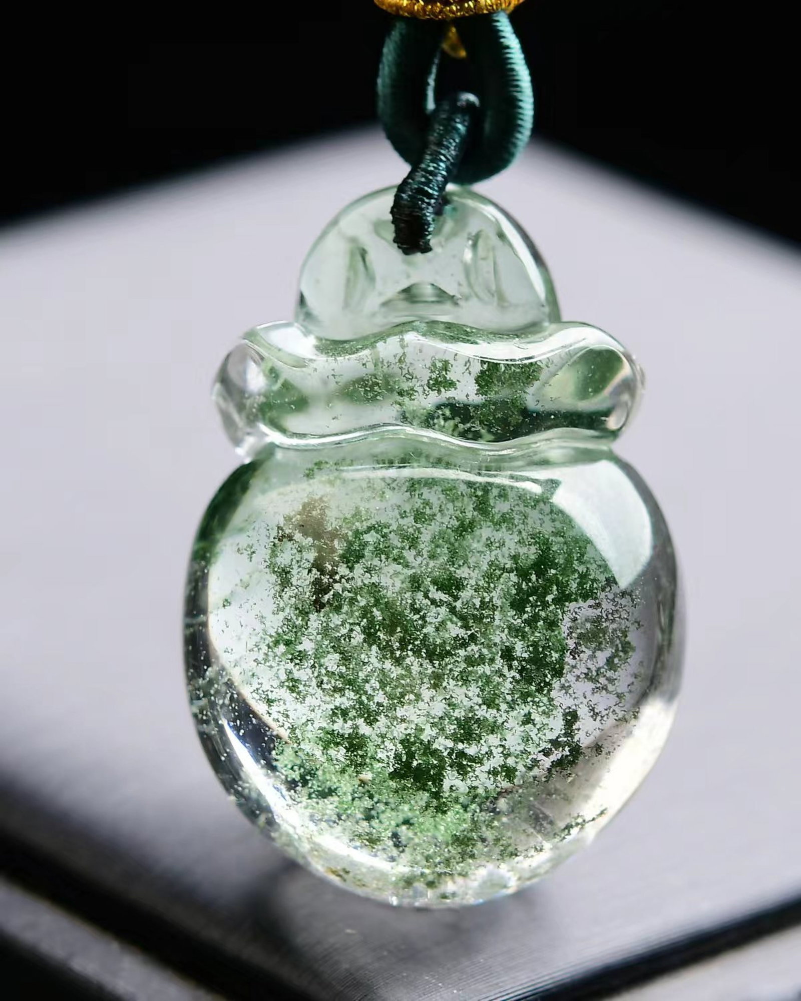 An Exquisite Crystal Pendant: An Exquisite Crystal Pendant,Size:34mmx24mmx19mm,Weight:23.5g 水晶吊坠
