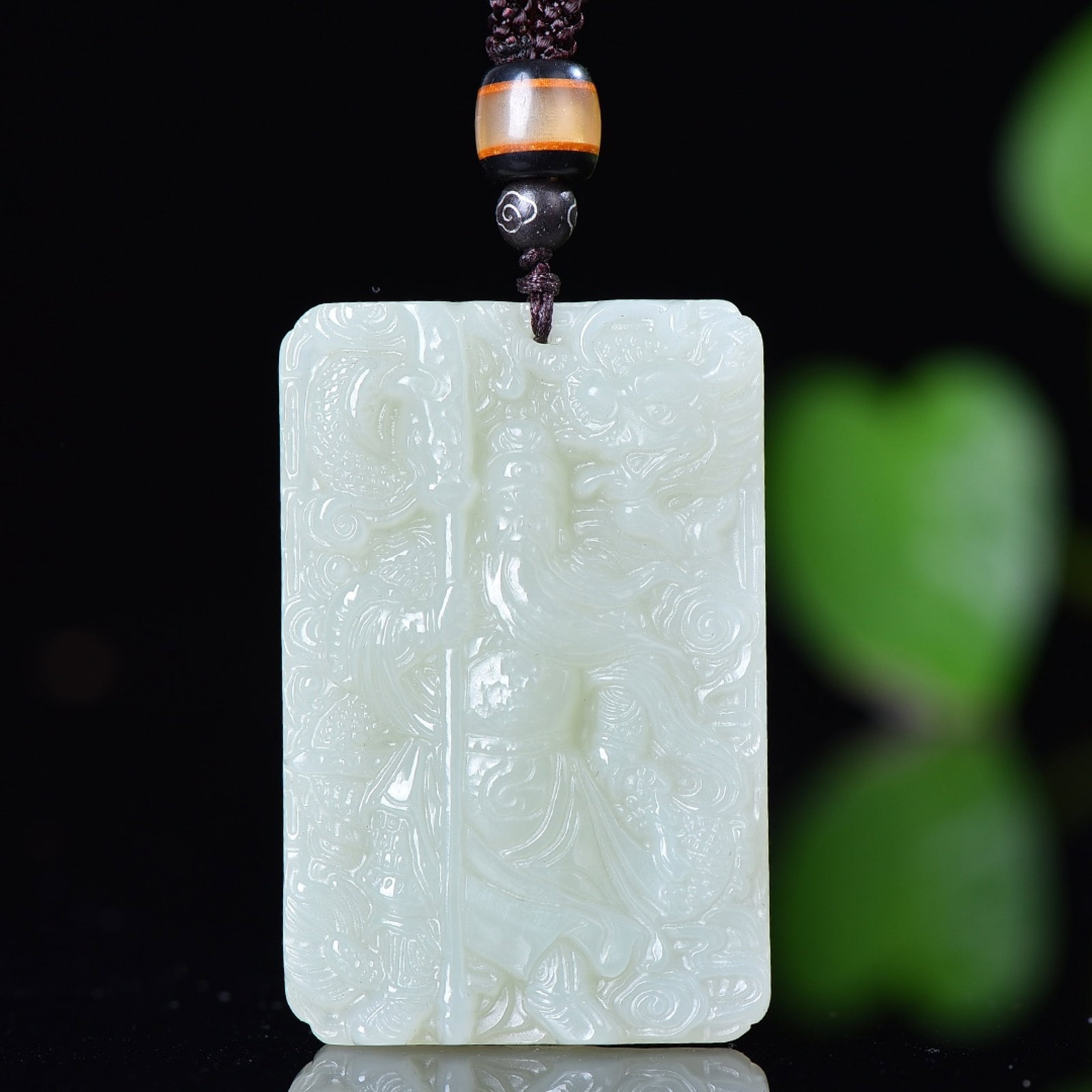 An Exquisite White Jade Guangong and Dragon Pattern Pendant: An Exquisite White Jade Guangong and Dragon Pattern Pendant,Size:38mmx57mm 寓意:保佑平安的护法珈蓝,佩戴关公,&#