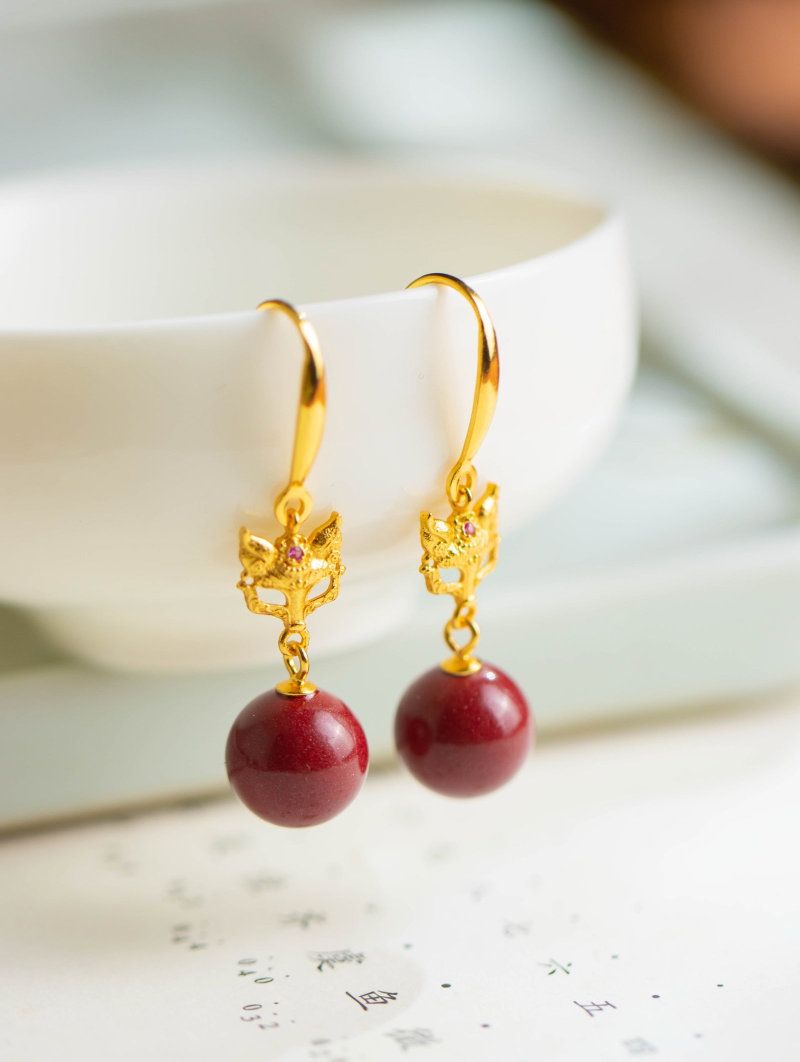 A Pair of Exquisite Sterling Silver-Gold Plated Inlaid Cinnabar Earrings: A Pair of Exquisite Sterling Silver-Gold Plated Inlaid Cinnabar Earrings 一对纯银镀金镶朱砂耳环