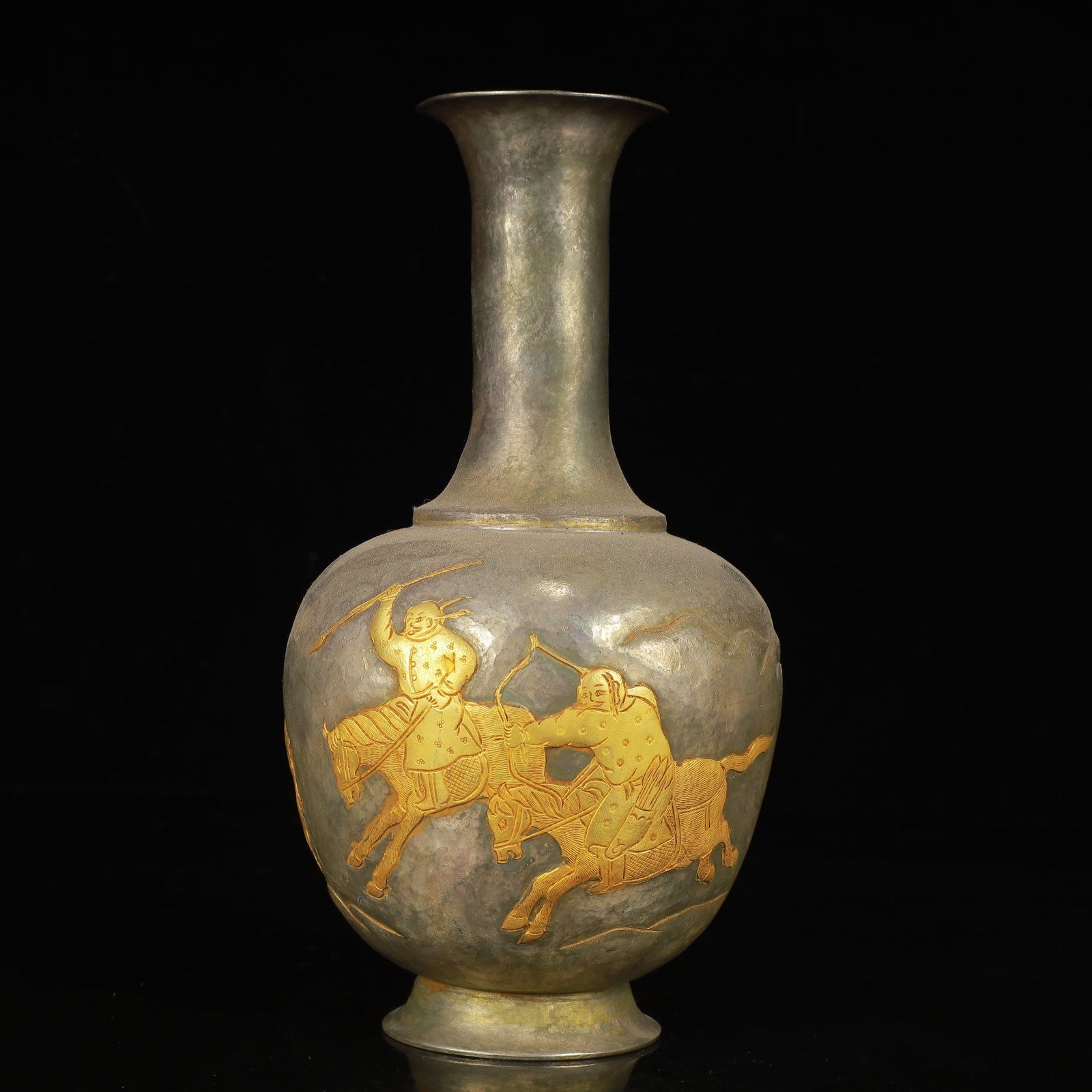 An Exquisite Gilt Silver Figure Pattern Vase: An Exquisite Gilt Silver Figure Pattern Vase,Tang Dynasty,China,Zhenguan Four-Character Mark,Size:4.3inx8.7in,Weight:500g 银鎏金人物纹瓶,中国Ù