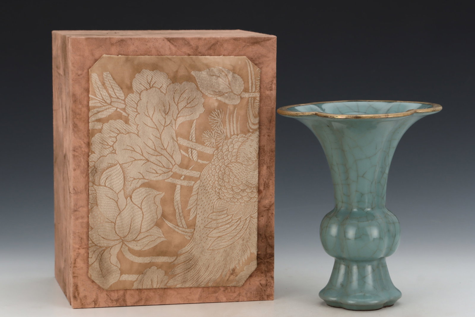 An Exquisite Guan yao Celadon Glazed Painted Gold Vase: An Exquisite Guan yao Celadon Glazed Painted Gold Vase,Song Dynasty,China,With Mark,Size:8.8inx7.2in 官窑粉青釉描金瓶,中国宋代,&