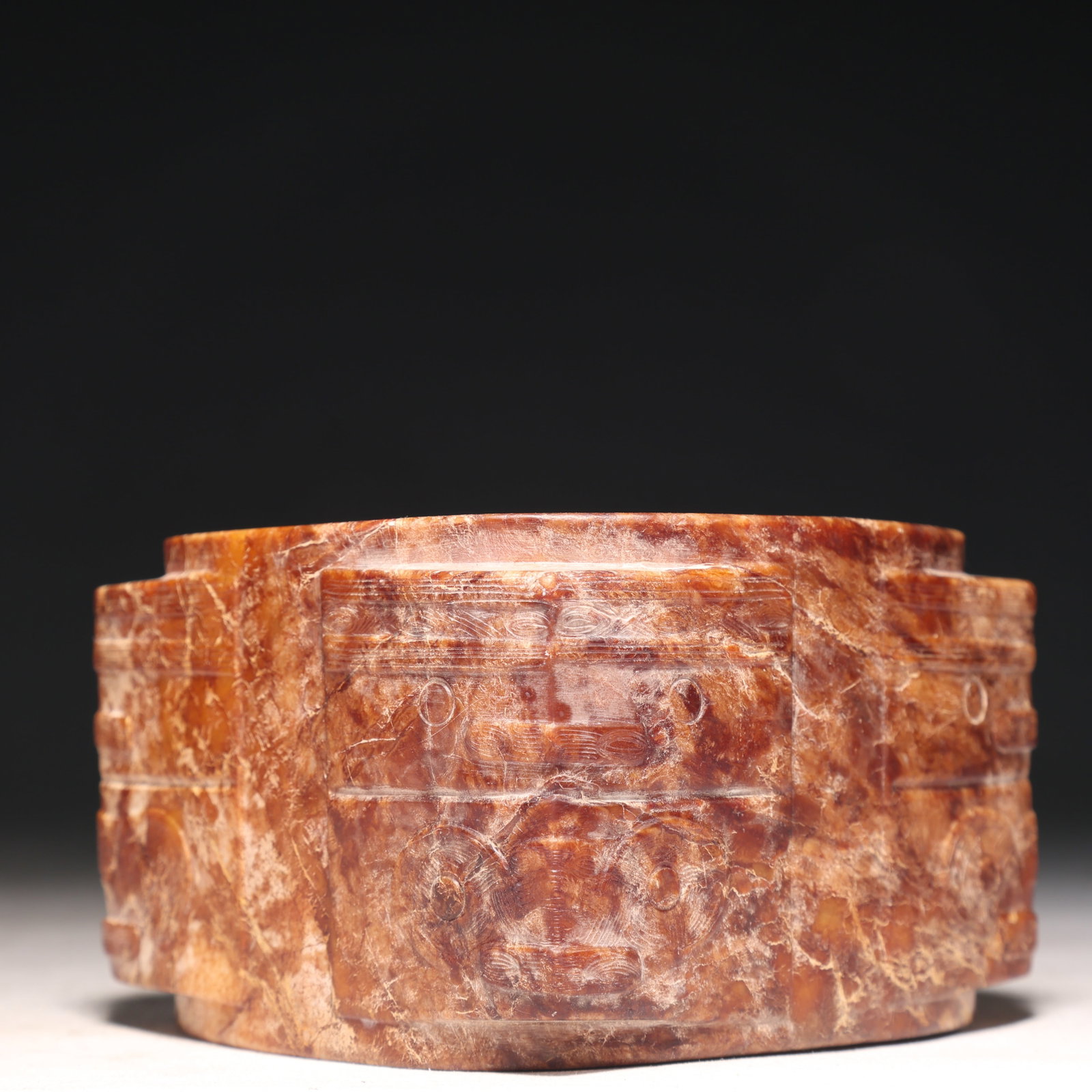 An Archaic Hongshan Culture Yellow Jade Beast-Face Pattern Jade cong: An Archaic Hongshan Culture Yellow Jade Beast-Face Pattern Jade cong,Ancient Time, China,Size:4.1inx2.7in Weight:900g 红山文化黄玉兽面纹玉&#