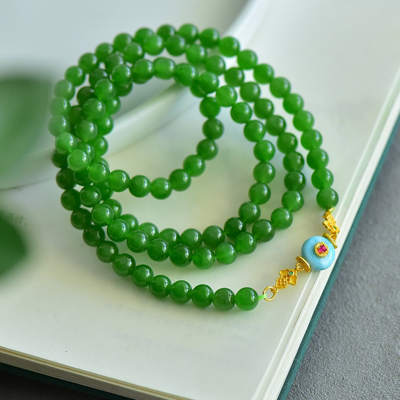 An Exquisite Jasper Bracelets: An Exquisite Jasper Bracelets,Size:6mm 寓意:沉着、勇敢和希望。‌佩戴海纹石可以让&