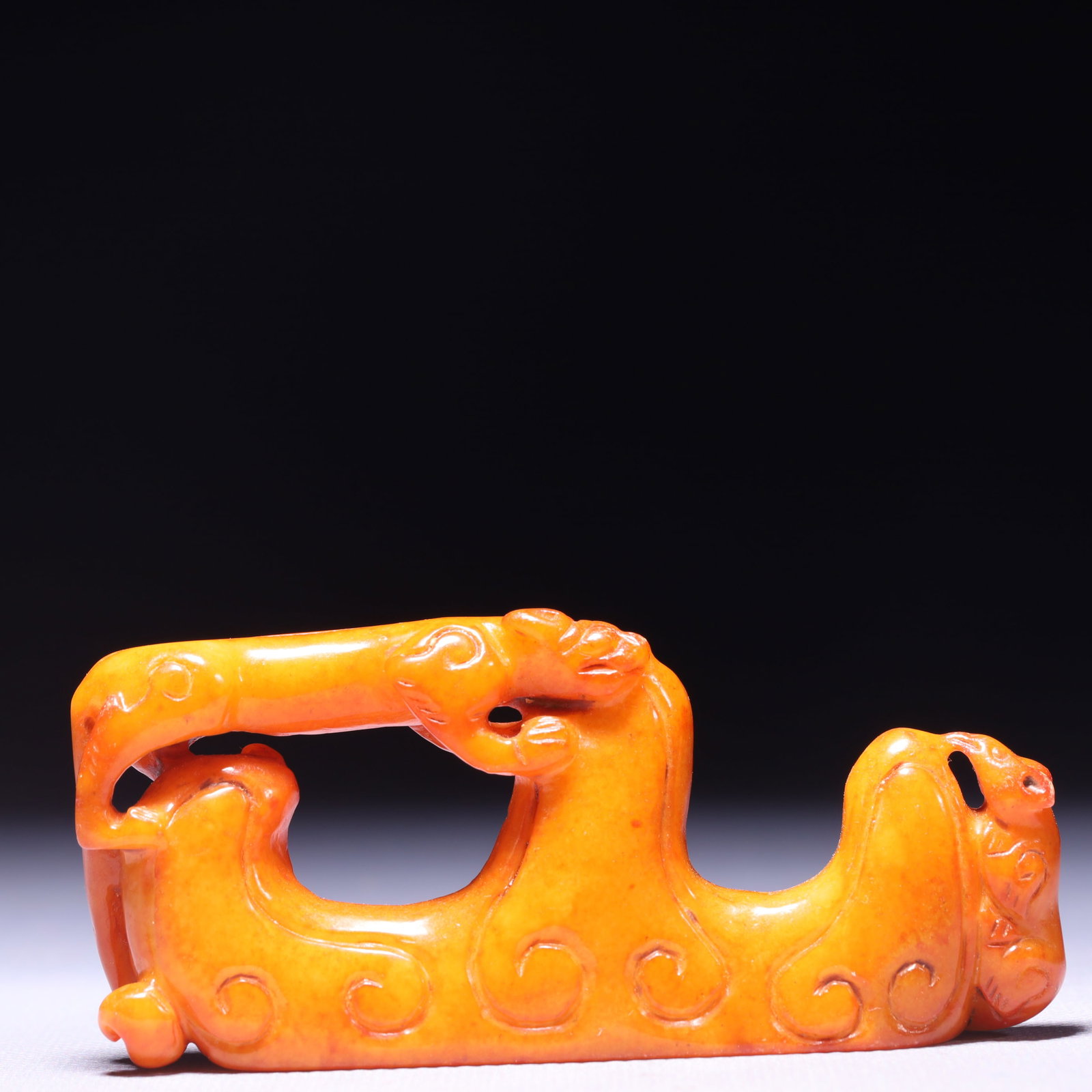 An Exquisite Archaic Jade Brush Holder: An Exquisite Archaic Jade Brush Holder,Ancient Time,China,Size:4.1inx0.8inx1.8in,Weight:139g 高古玉笔架,中国远古时期