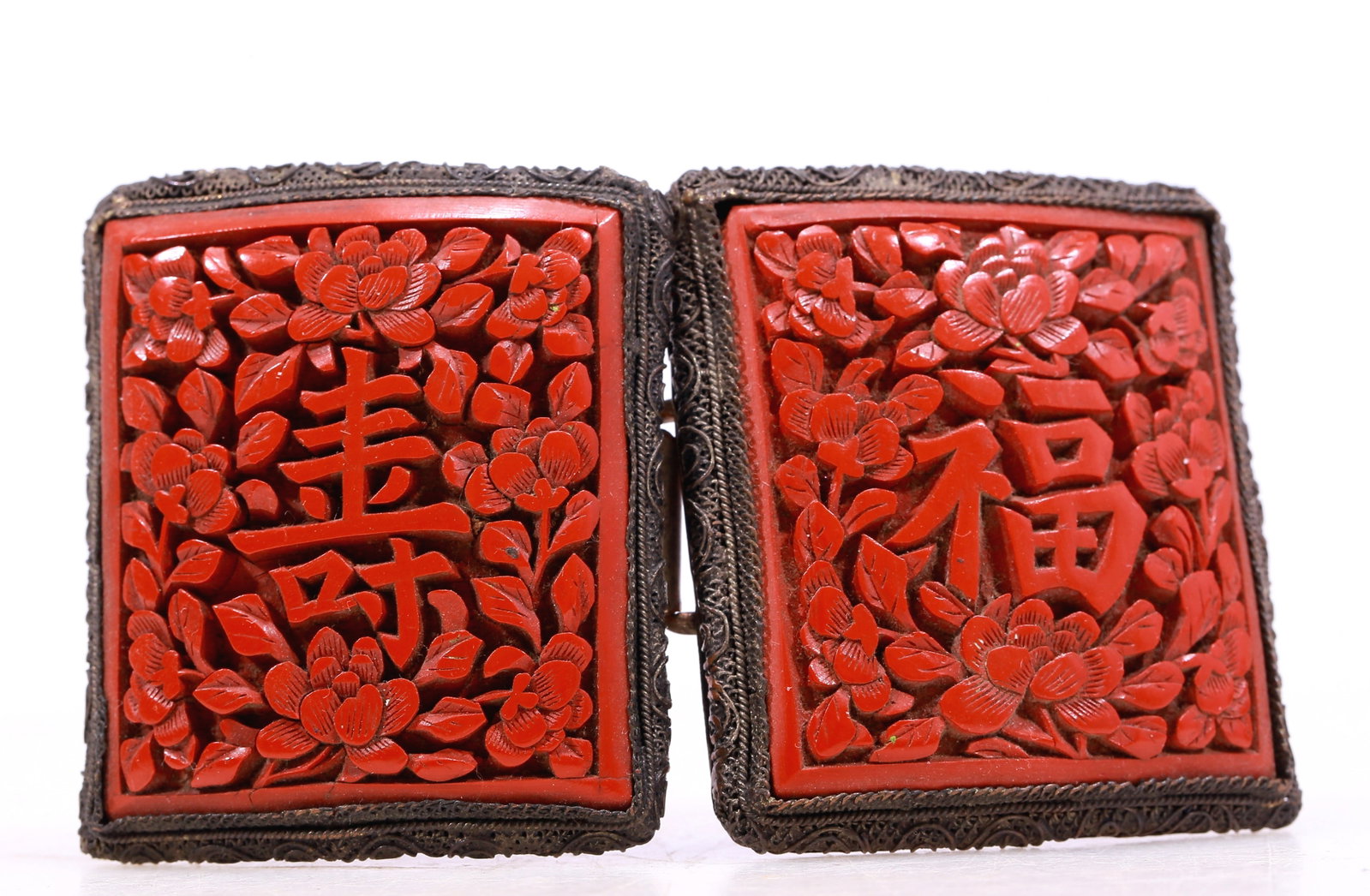 An Excellent Cinnabar-Lacquer 'Flower' Belt-Buckle: An Excellent Cinnabar-Lacquer 'Flower' Belt-Buckle. Chinese Qing Dynasty. Size:3.5inx2inx0.4in. Weight:55g. 清代 剔红花卉纹带扣