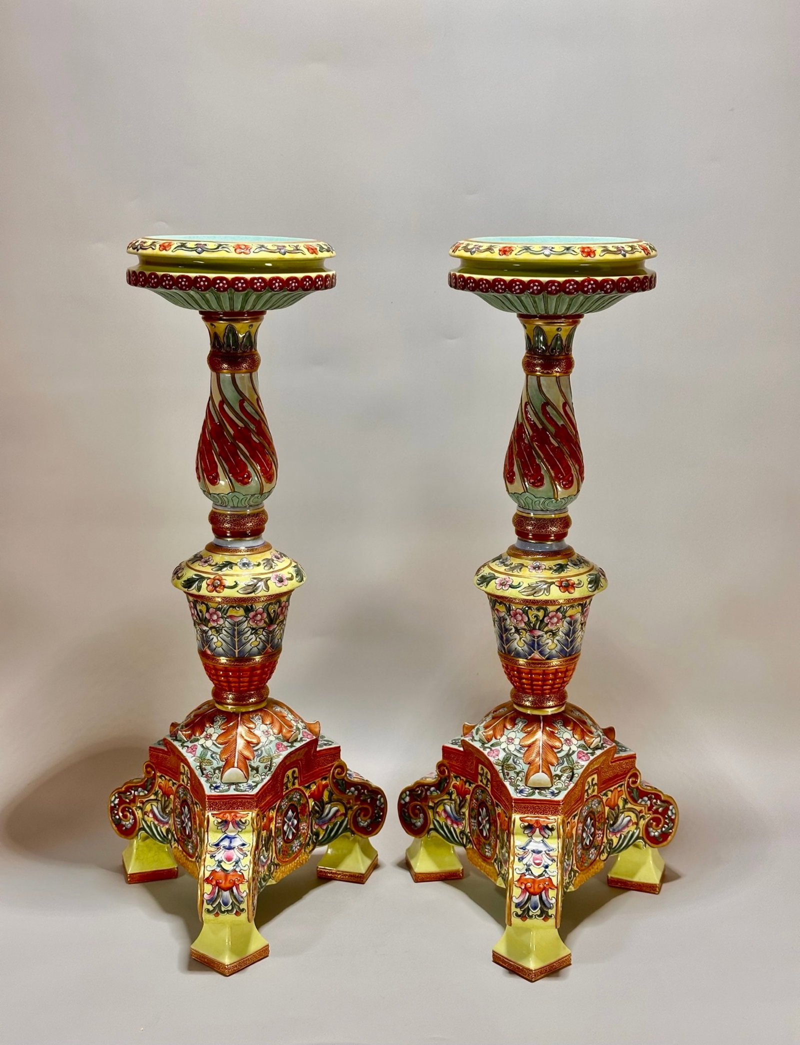 A Pair of Huge Famille-Rose Painted Gold Flower Pattern Hatstands: A Pair of Huge Famille-Rose Painted Gold Flower Pattern Hatstands,Qing Dynasty,China,Yongzheng Four-character Mark,Size:18.3inx7.6in 一对粉彩描金花卉
