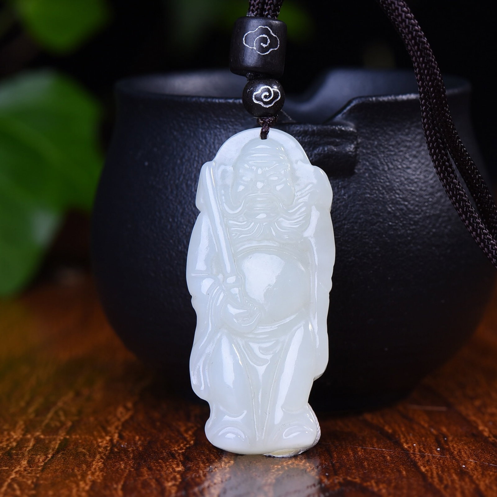 An Exquisite White Jade Figure Pendant: An Exquisite White Jade Figure Pendant,Size:22mmx47mm (寓意)钟馗,辟邪除灾 佩戴可要福得福 有求õ