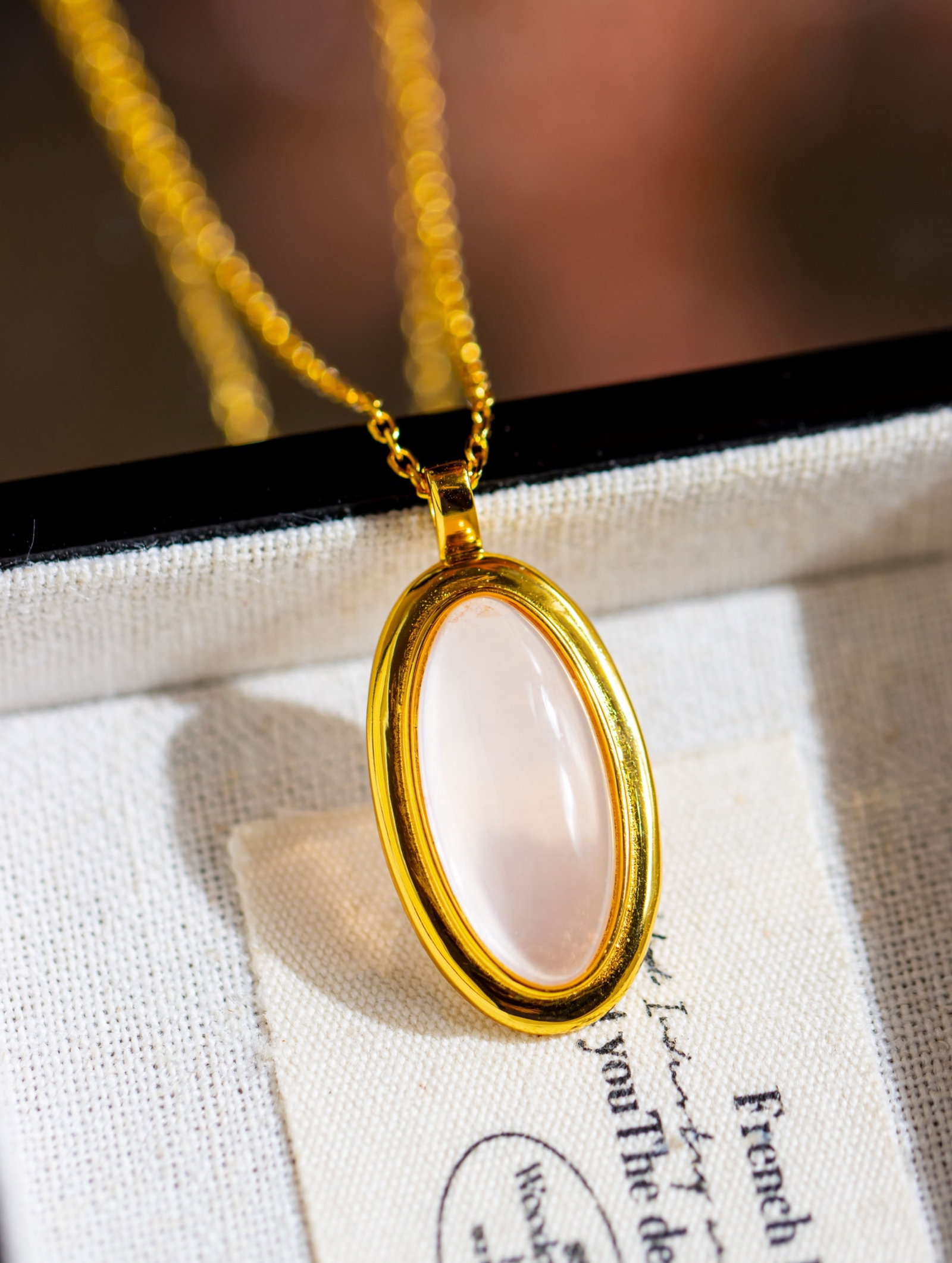 An Exquisite Sterling Silver-Gold Plated Inlaid Crystal Pendant: An Exquisite Sterling Silver-Gold Plated Inlaid Crystal Pendant 纯银镀金镶水晶吊坠