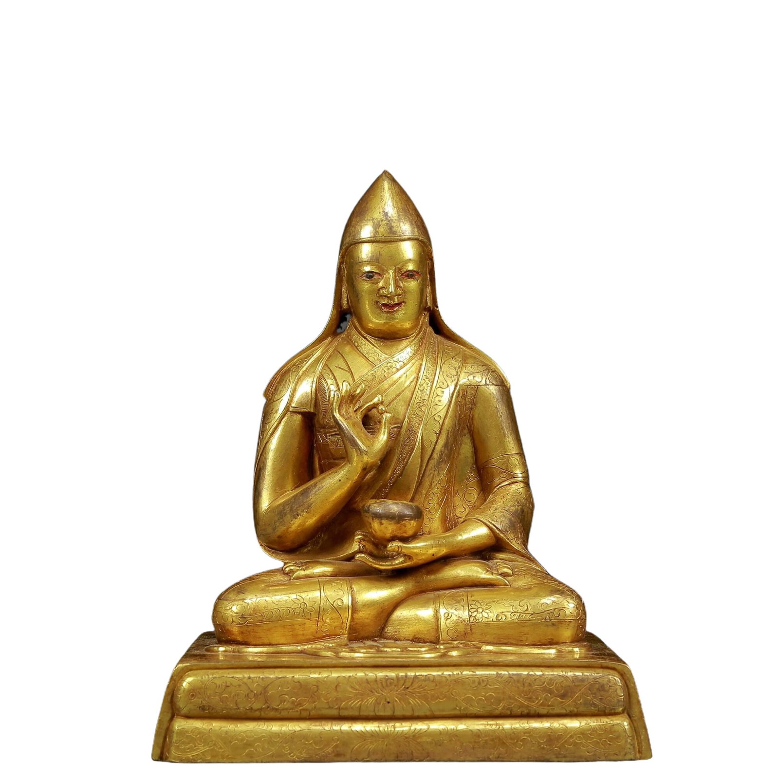 A Solemn Gilt Bronze Statue of Tsongkhapa: A Solemn Gilt Bronze Statue of Tsongkhapa,Ming Dynasty, China,Size:5.9inx4.3inx7.5in,Weight:1885g 铜鎏金宗喀巴像，明代