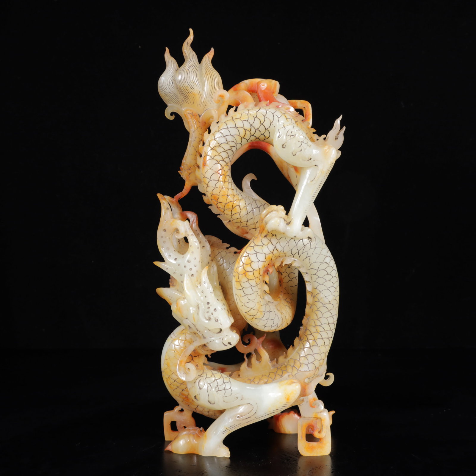 An Exquisite White Jade Dragon Ornament: An Exquisite White Jade Dragon Ornament,Qing Dynasty,China,Size:5.5inx2.8inx11.8in,Weight:1850g 白玉龙摆件,中国清代