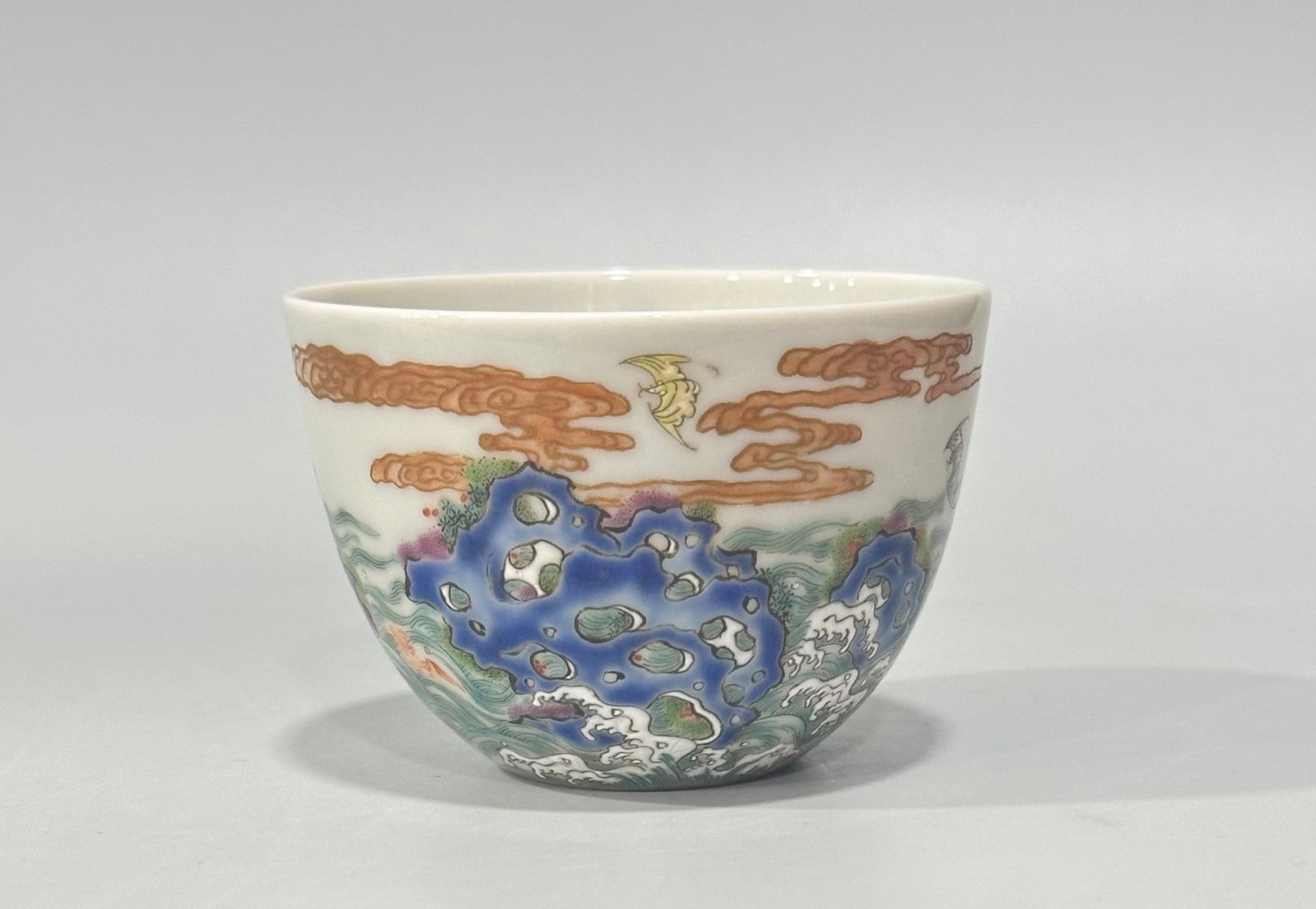 An Exquisite Famille-Rose Landscape Pattern Cup: An Exquisite Famille-Rose Landscape Pattern Cup,Qing Dynasty,China,Yongzheng Six-character Mark,Size:2inx2.8in