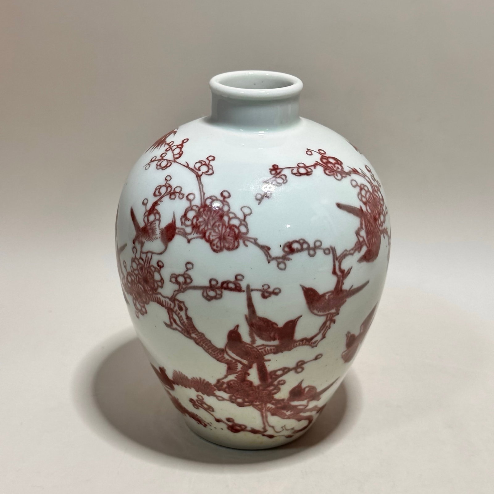 An Exquisite Underglaze-Red Flower and Bird Pattern Vase: An Exquisite Underglaze-Red Flower and Bird Pattern Vase,Qing Dynasty,China,Yongzheng Six-character Mark,Size:7.1inx5.2in 釉里红花鸟纹瓶,中国ę