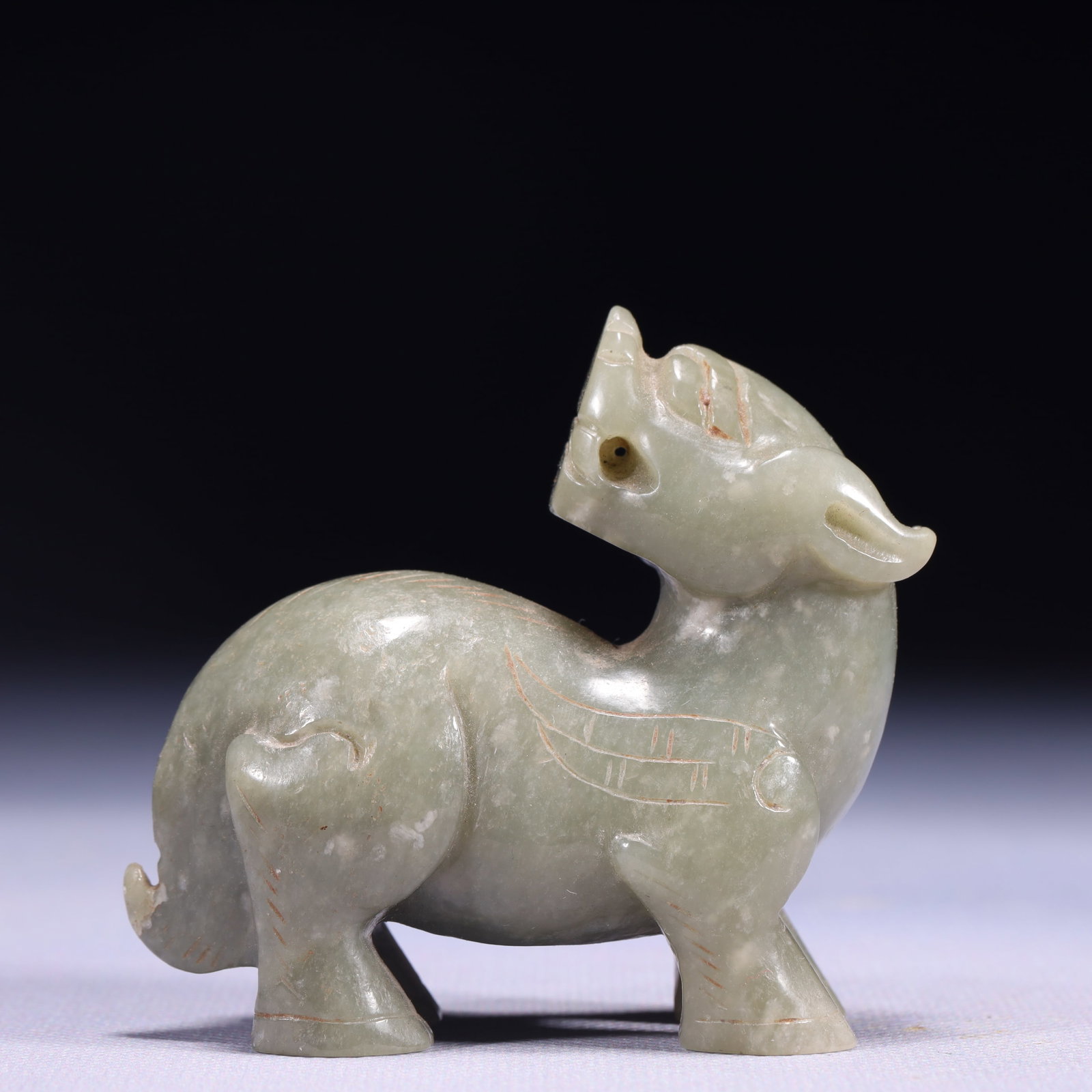 An Exquisite White Jade Beast Ornament: An Exquisite White Jade Beast Ornament,Qing Dynasty,China,Size:2.8inx1.2inx2.6in,Weight:181g 白玉兽摆件,中国清代