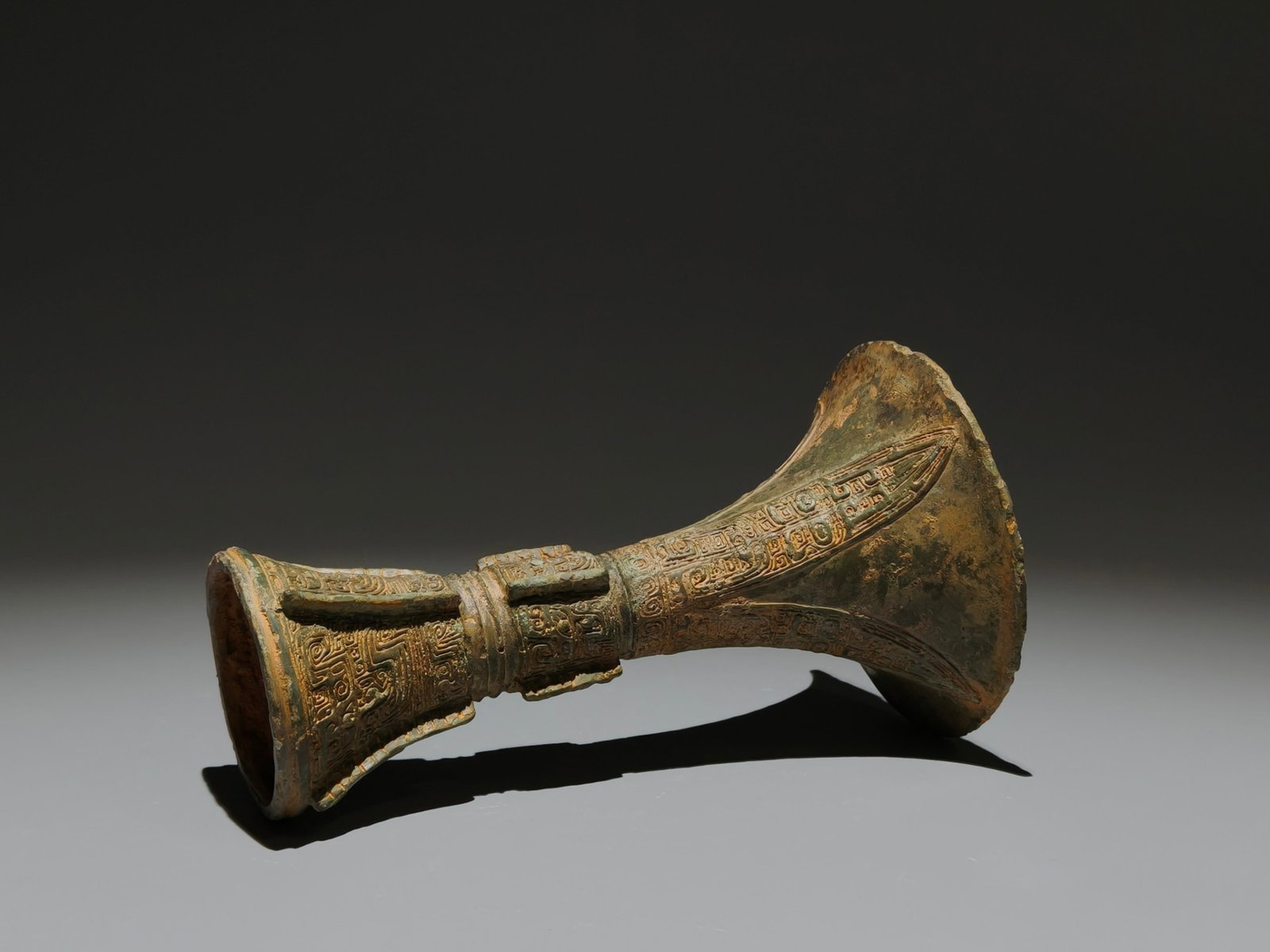 An Archaic Bronze Beast-Face Pattern Gu - 7