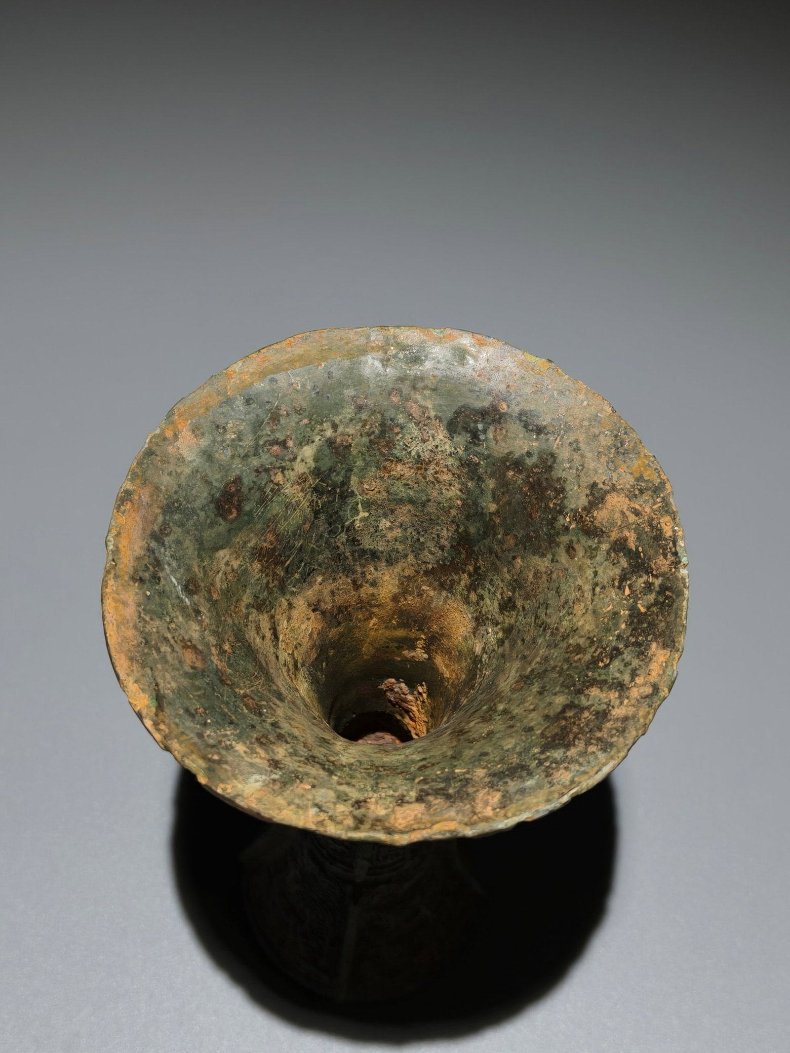 An Archaic Bronze Beast-Face Pattern Gu - 8