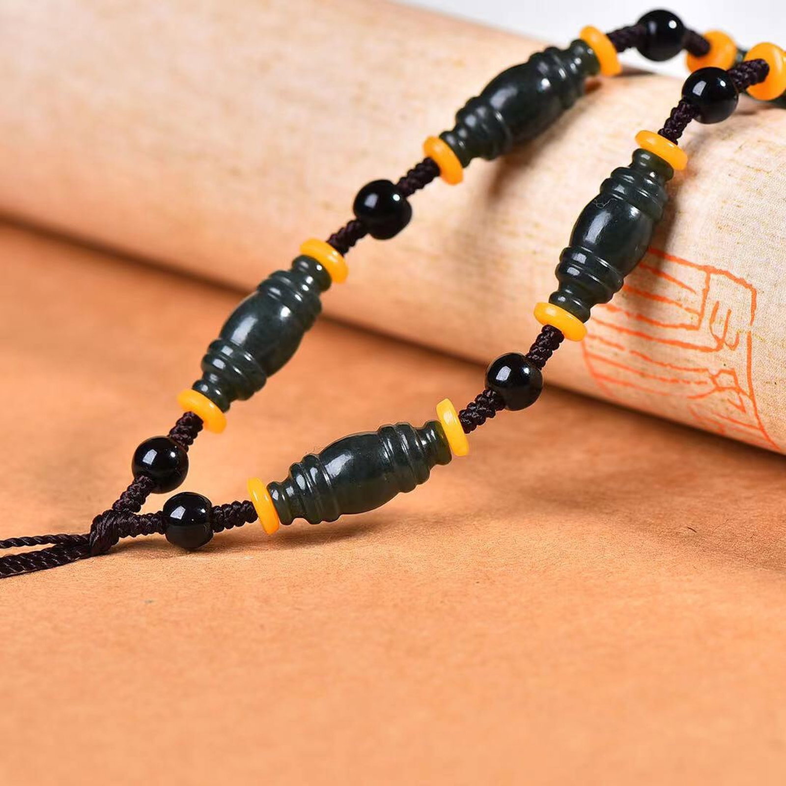 An Exquisite Jasper Necklace: An Exquisite Jasper Necklace,Size:8mm×20mm 碧玉项链