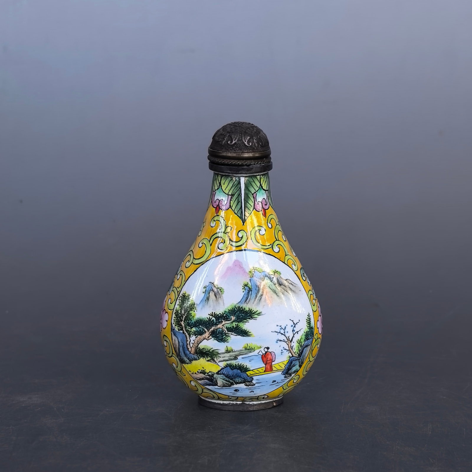 An Exquisite Painted Enamel Landscape and Figure Pattern Snuff Bottle: An Exquisite Painted Enamel Landscape and Figure Pattern Snuff Bottle,Qing Dynasty,China,Qianlong Four-character Mark,Size:1.8inx1.2inx2.8in,Weight:60g
