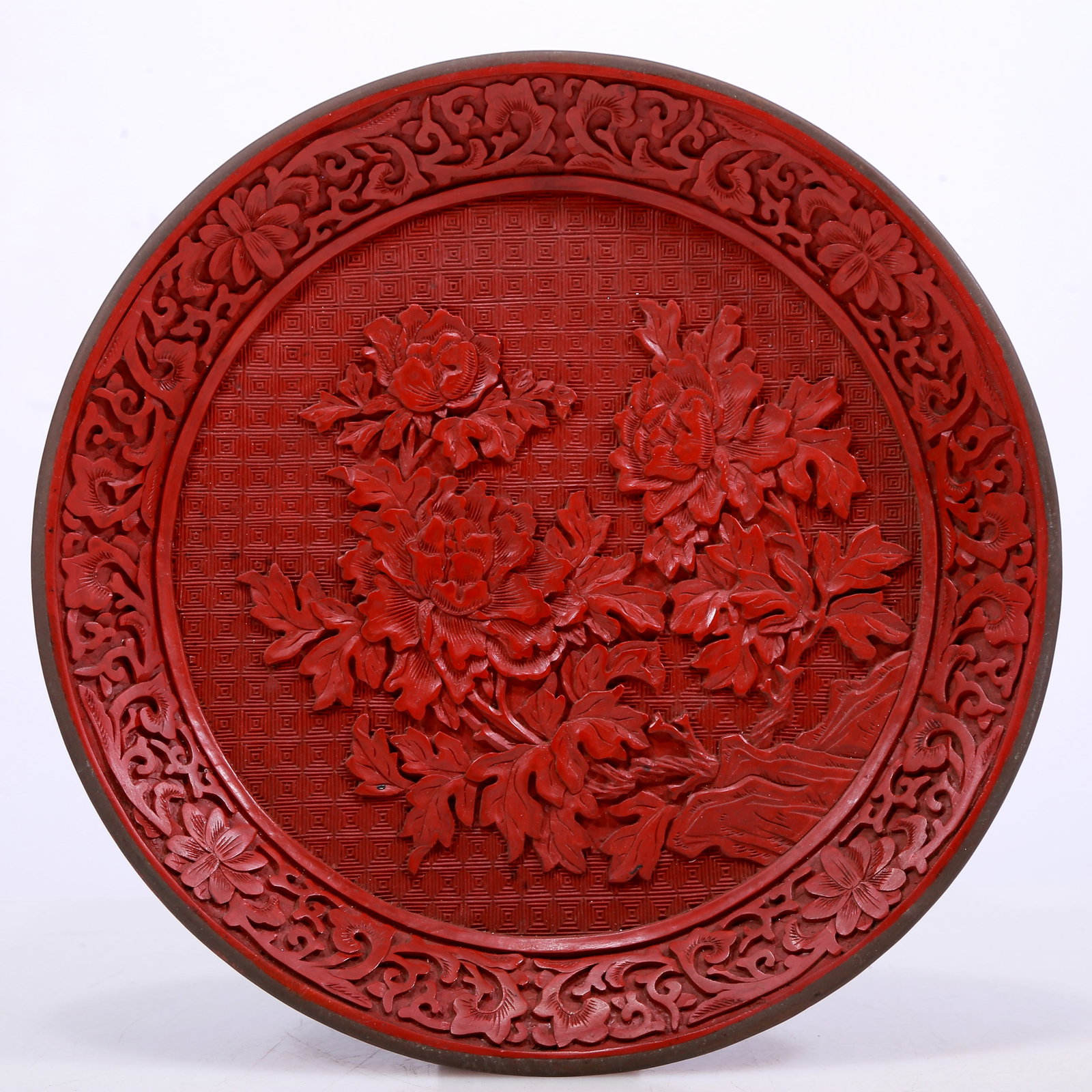 An Excellent Cinnabar-Lacquer 'Flower' Dish (1 of 8)