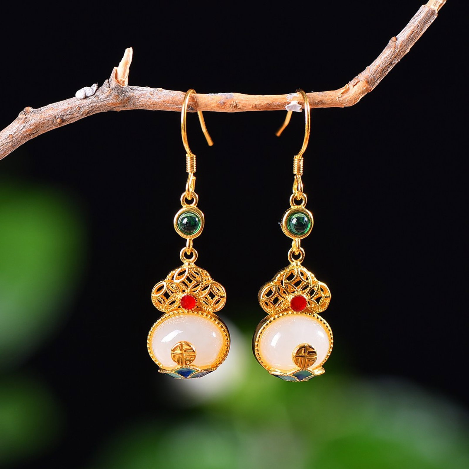A Pair of Exquisite Sterling Silver-Gold Plated Inlaid White Jade Enamel Earrings: A Pair of Exquisite Sterling Silver-Gold Plated Inlaid White Jade Enamel Earrings,Size:8mmx10mm 一对纯银镀金镶白玉珐琅耳环