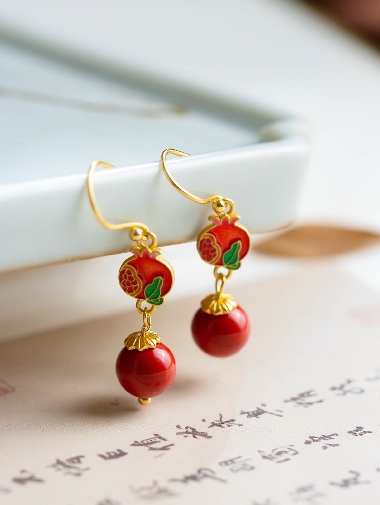 A Pair of Exquisite Sterling Silver-Gold Plated Inlaid Cinnabar Earrings: A Pair of Exquisite Sterling Silver-Gold Plated Inlaid Cinnabar Earrings 一对纯银镀金镶朱砂耳环
