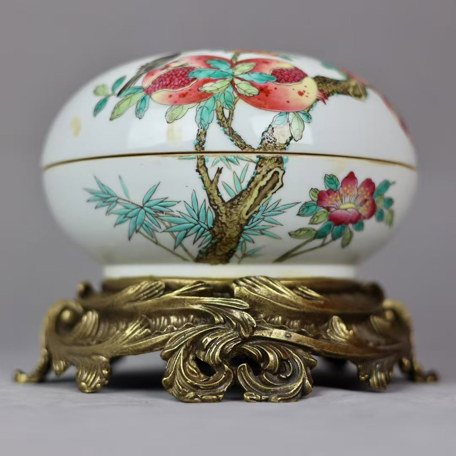 An Exquisite Famille-Rose Inlaid Bronze Flower and Bird Pattern Box with Cover,with poem: An Exquisite Famille-Rose Inlaid Bronze Flower and Bird Pattern Box with Cover,with poem,Qing Dynasty,China,Yongzheng Four-character Mark,Size:5.9inx6.5in