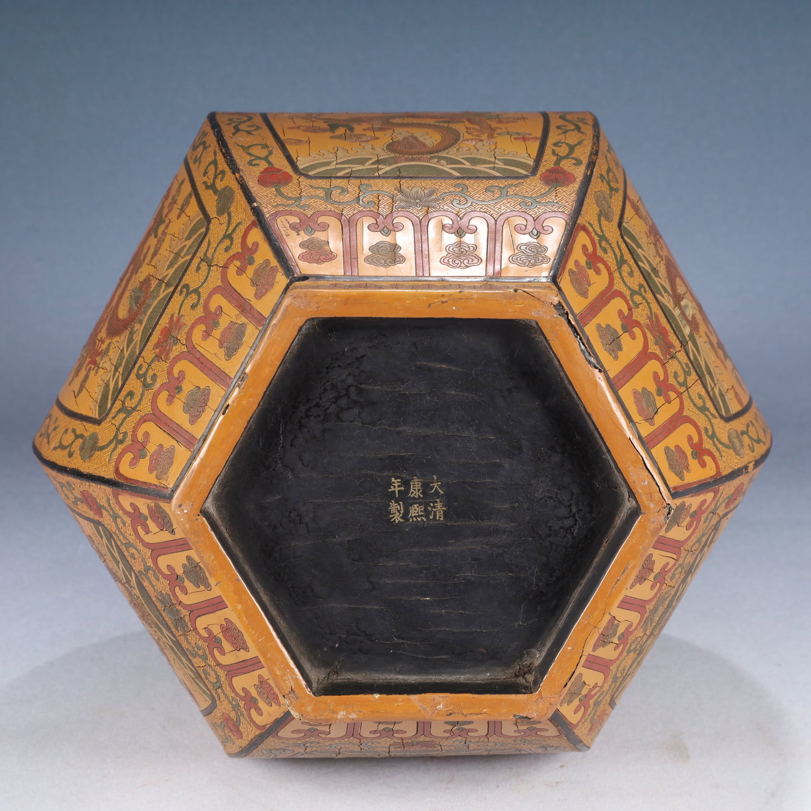 A Huge Lacquerware Painted Color Auspicious Cloud and Dragon Pattern Vase - 11