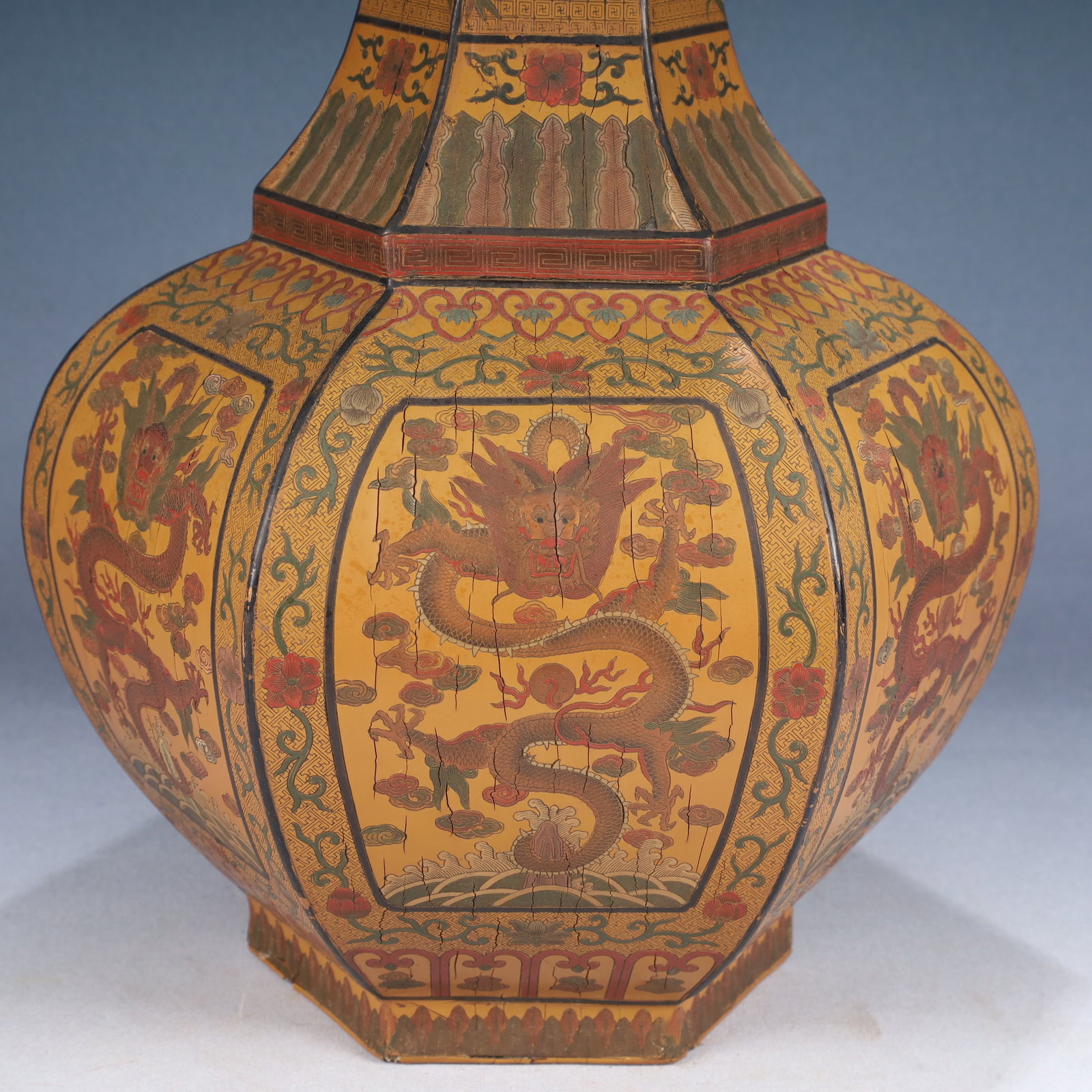 A Huge Lacquerware Painted Color Auspicious Cloud and Dragon Pattern Vase - 3