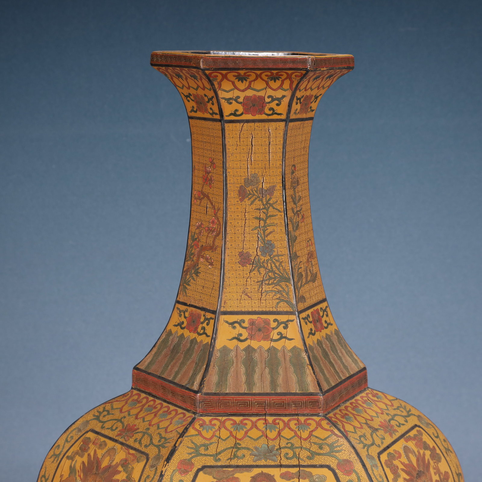 A Huge Lacquerware Painted Color Auspicious Cloud and Dragon Pattern Vase - 5