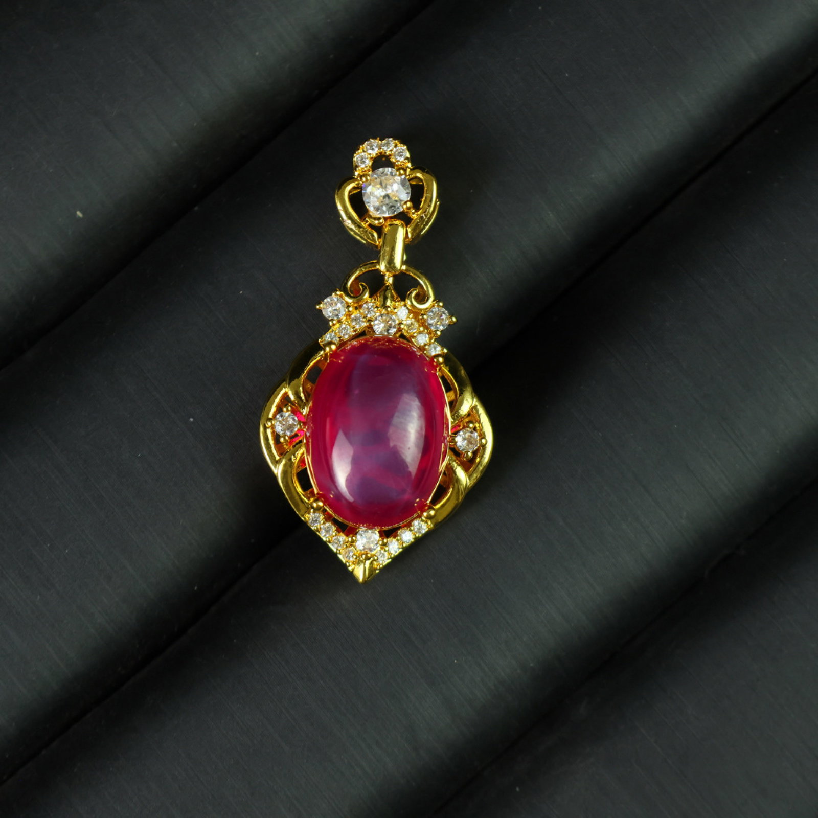 An Exquisite Pendant - 3