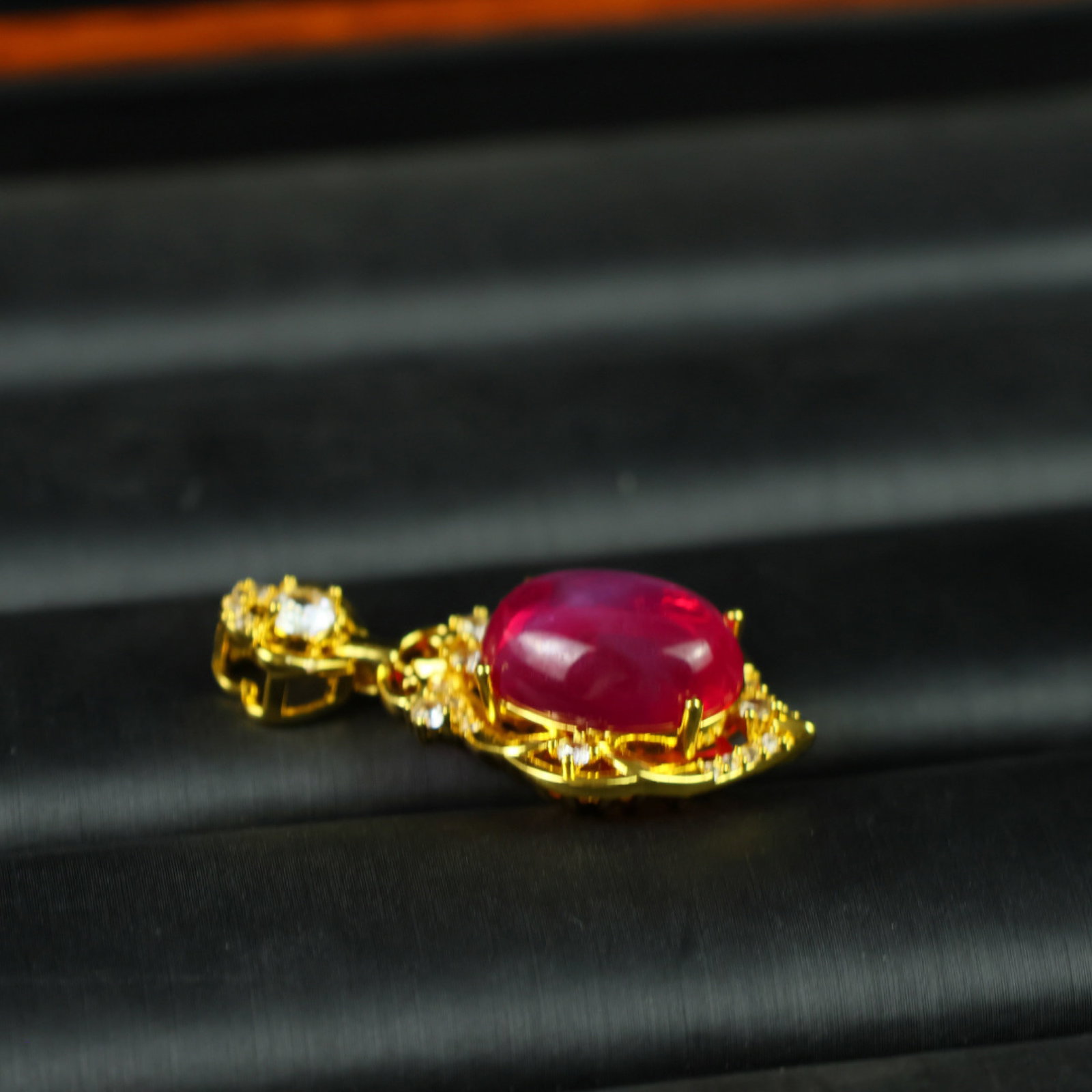 An Exquisite Pendant - 6