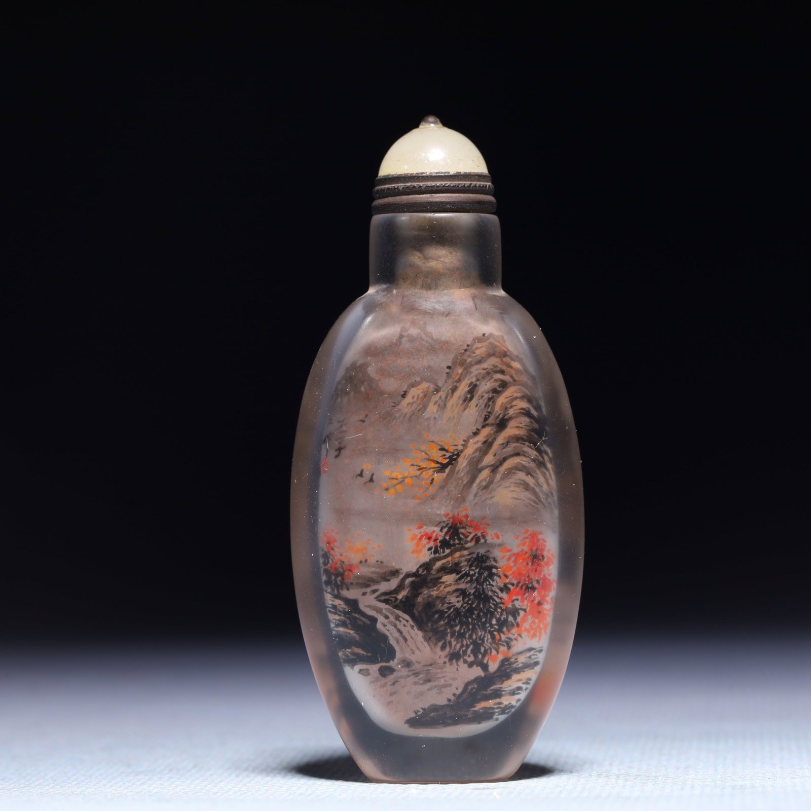 An Exquisite Crystal Landscape Pattern Snuff Bottle: An Exquisite Crystal Landscape Pattern Snuff Bottle,Qing Dynasty,China,Size:1.2inx0.6inx3in,Weight:42.3g 水晶山水纹鼻烟壶,中国清ߣ