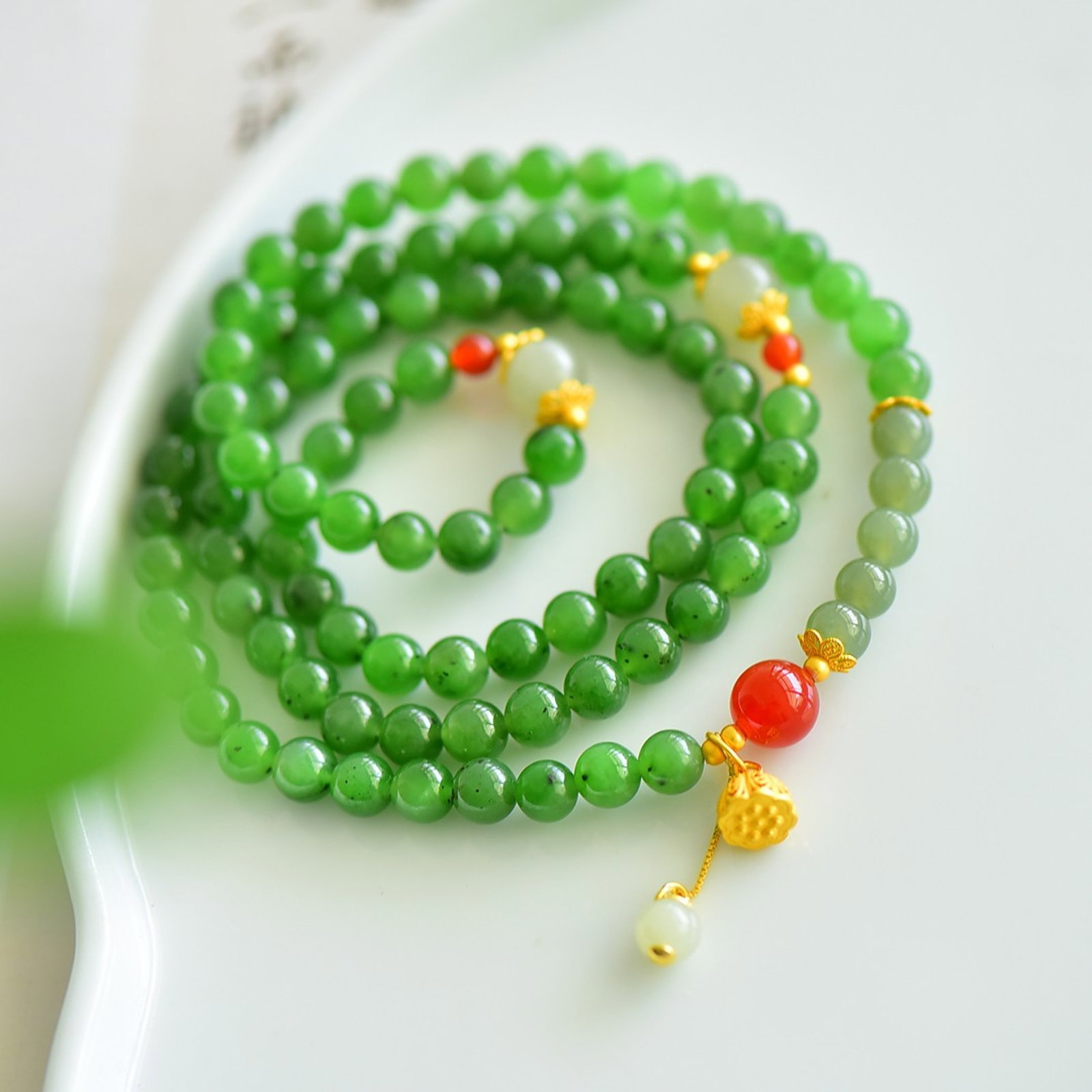An Exquisite Jasper Bracelets: An Exquisite Jasper Bracelets,Size:0.2inx0.2in 碧玉手链