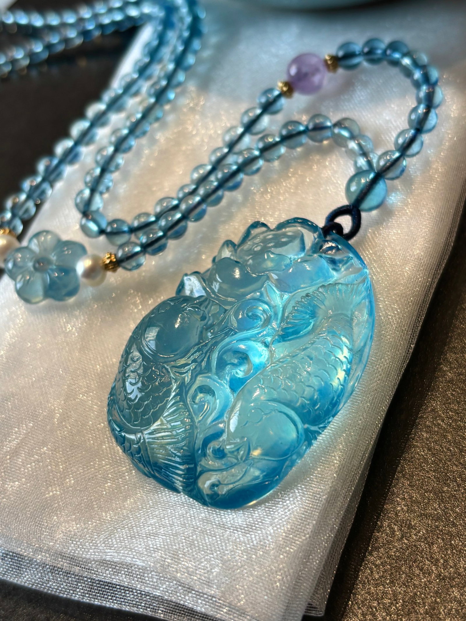 An Exquisite Aquamarine Fish Pattern Necklace: An Exquisite Aquamarine Fish Pattern Necklace,Size:1.6inx1.2inx0.6in,Weight:39g 海蓝宝鱼纹项链