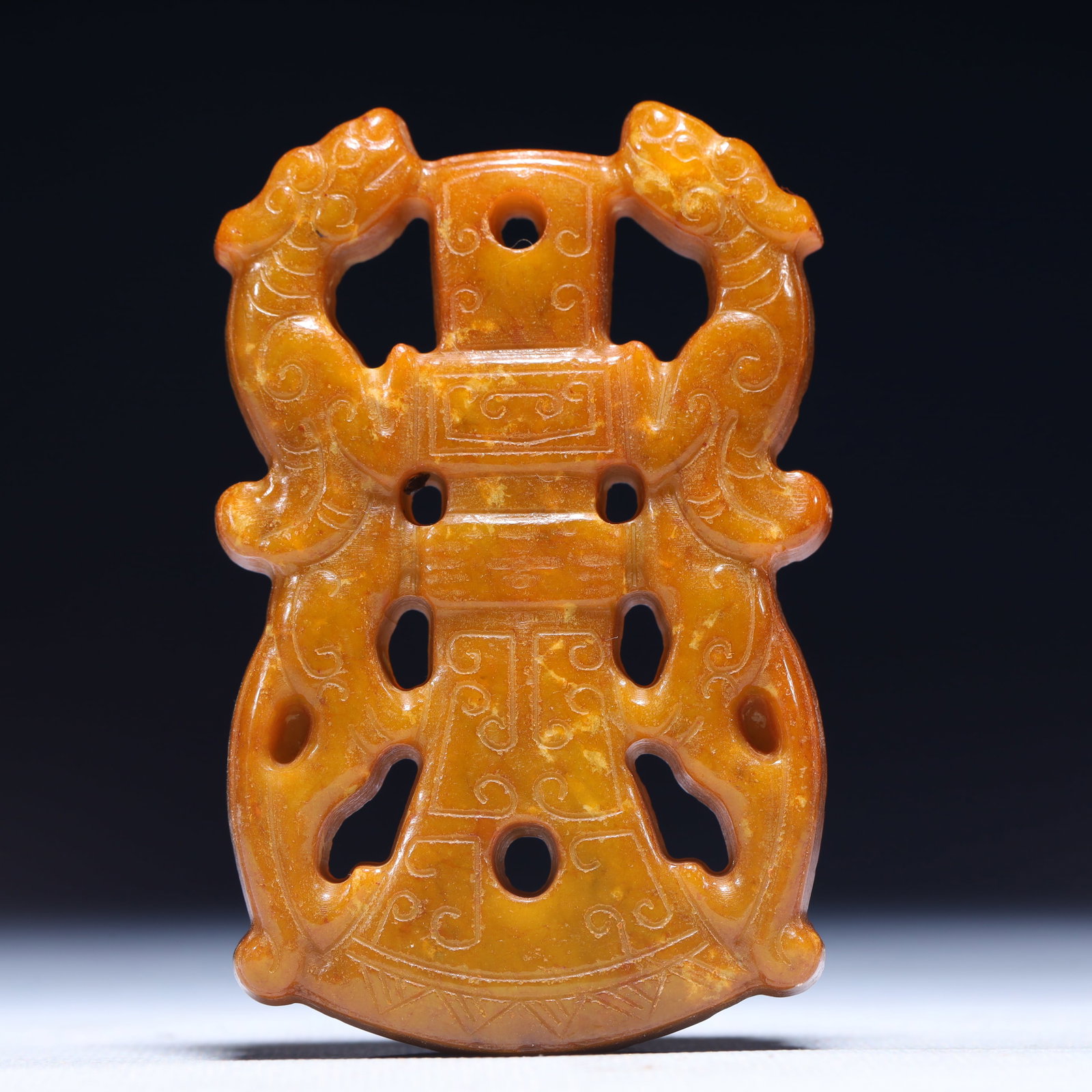 An Exquisite Archaic Jade Dragon Pattern Pendant: An Exquisite Archaic Jade Dragon Pattern Pendant,Ancient Time,China,Size:2.2inx0.3inx3.5in,Weight:89g 高古玉龙纹挂件,中国远古时&