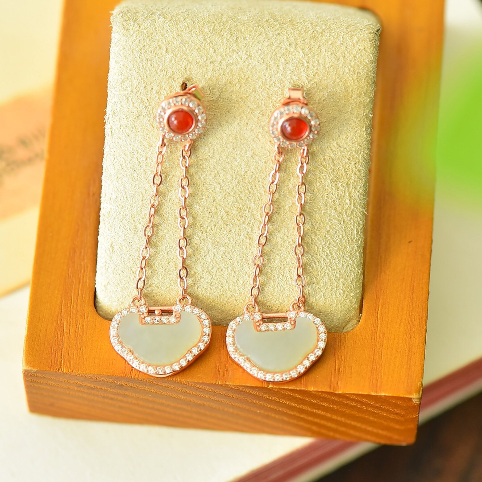 A Pair of Exquisite Sterling Silver-Gold Plated Inlaid Green Jade Earrings,Inlaid Diamond: A Pair of Exquisite Sterling Silver-Gold Plated Inlaid Green Jade Earrings,Inlaid Diamond,Size:0.6inx1.6in