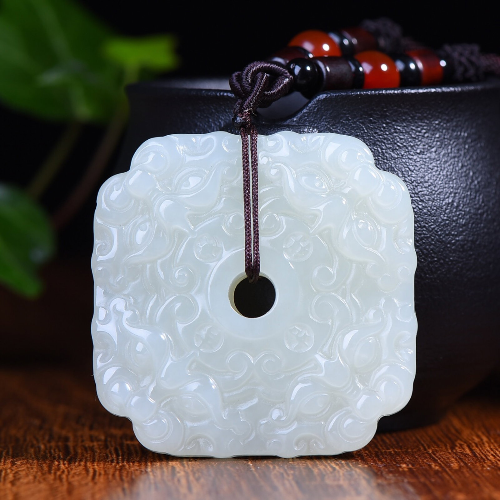 An Exquisite White Jade Auspicious Beast Pendant: An Exquisite White Jade Auspicious Beast Pendant,Size:1.8inx1.8in 白玉瑞兽挂件