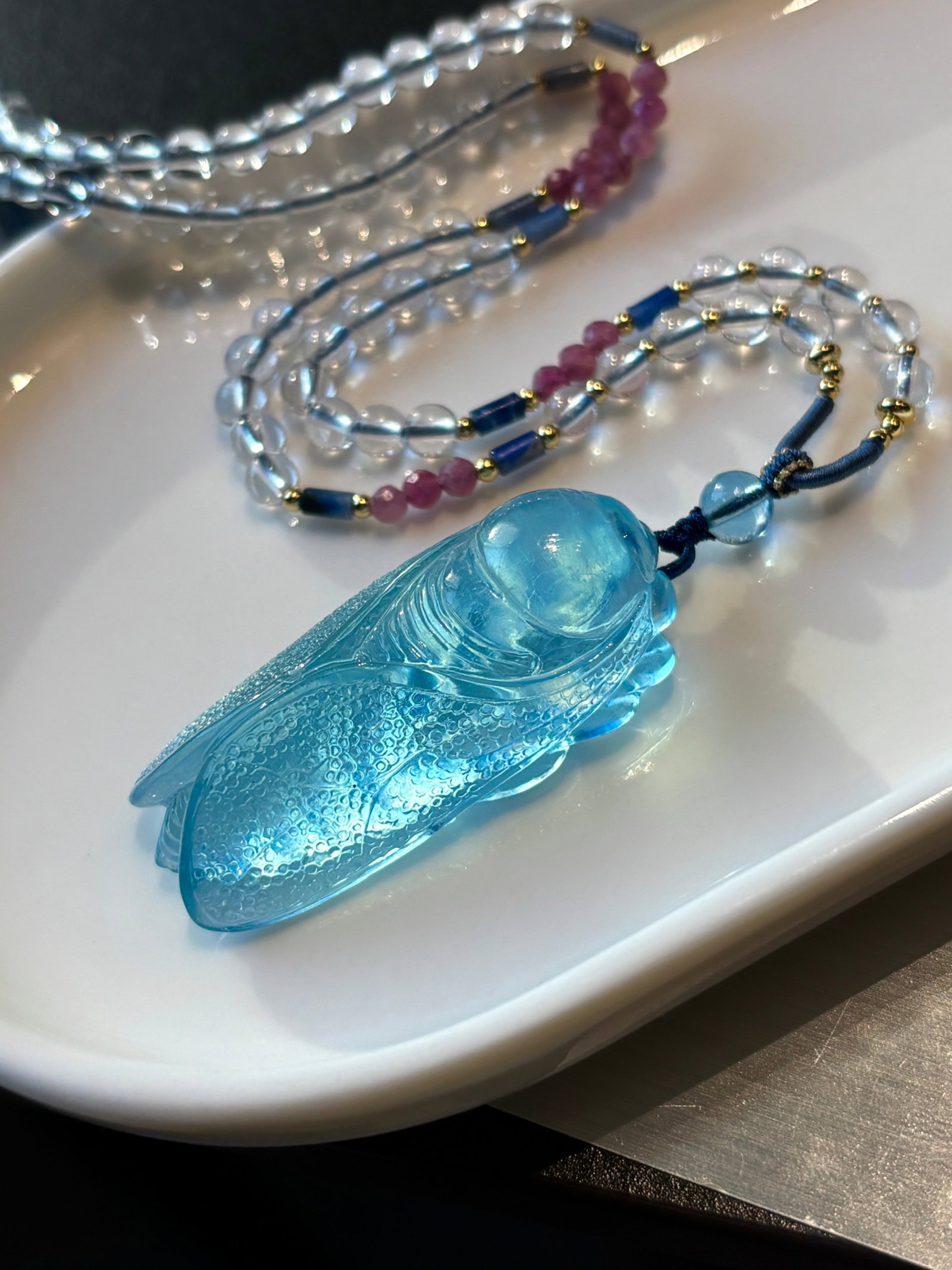 An Exquisite Aquamarine Cicada Pendant: An Exquisite Aquamarine Cicada Pendant,Size:1.2inx0.7inx0.5in,Weight:29.9g 海蓝宝蝉挂件