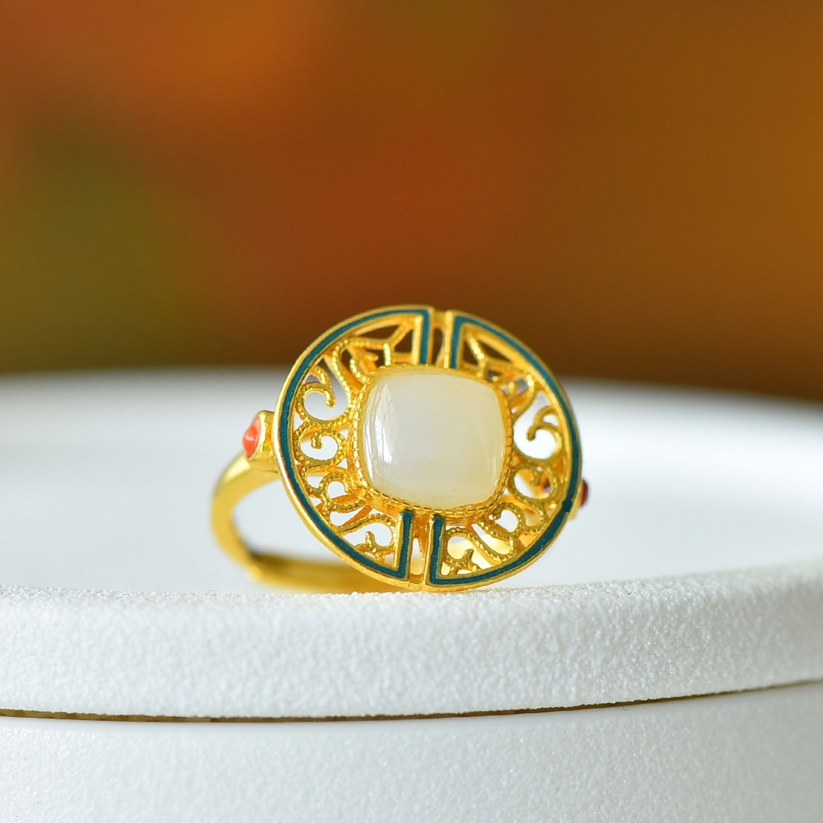 An Exquisite Sterling Silver-Gold Plated Inlaid White Jade Ring: An Exquisite Sterling Silver-Gold Plated Inlaid White Jade Ring 纯银镀金镶白玉戒指