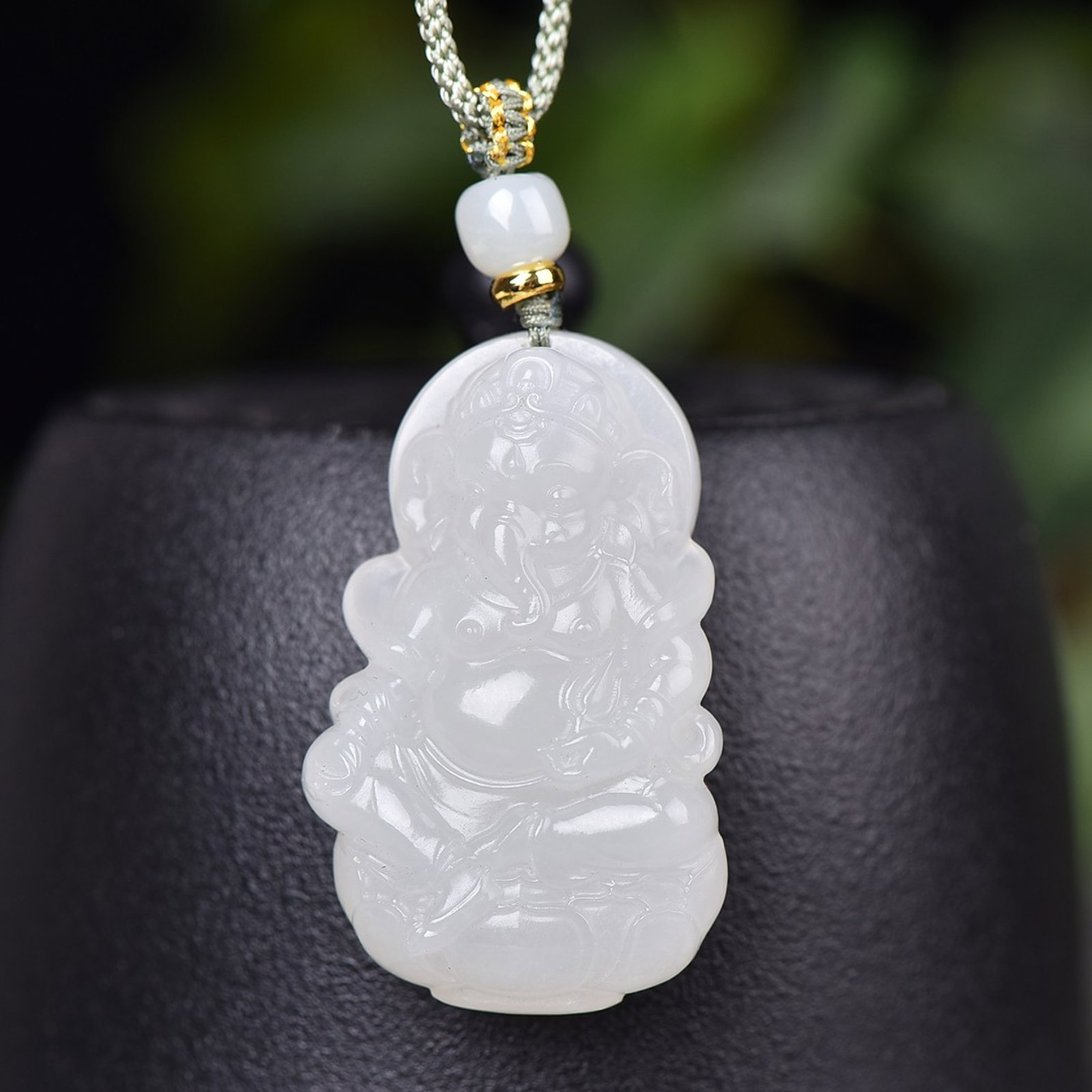 An Exquisite White Jade Statue of Mammon Pendant: An Exquisite White Jade Statue of Mammon Pendant,Size:1inx1.6in 白玉财神挂件