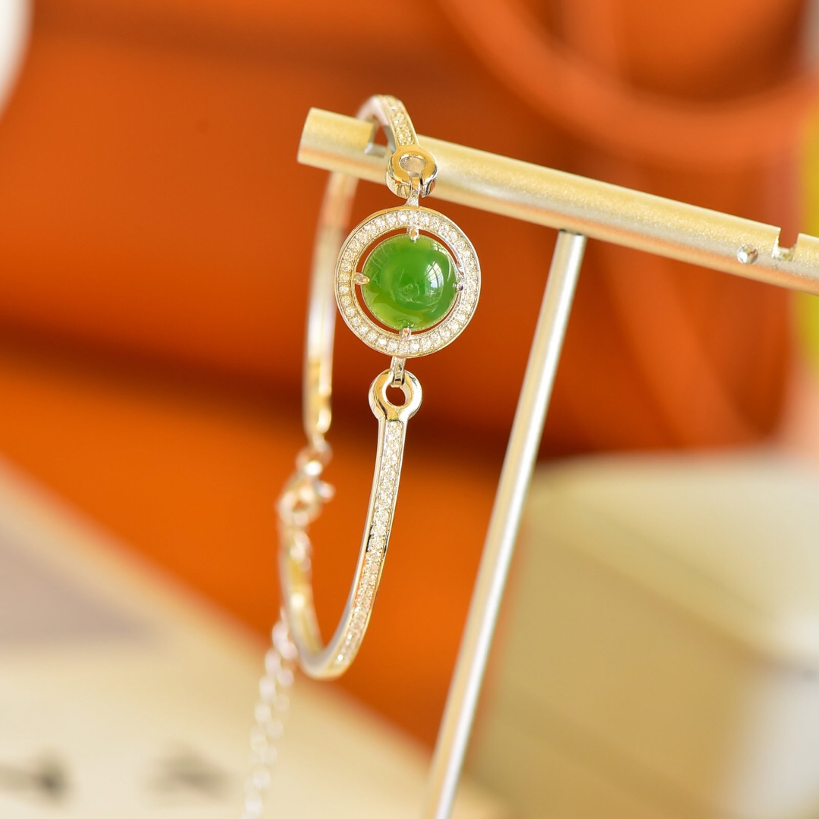 An Exquisite Sterling Silver Inlaid Jasper Bracelet,Inlaid Diamond: An Exquisite Sterling Silver Inlaid Jasper Bracelet,Inlaid Diamond,Size:0.4inx0.4in 纯银镶碧玉手链,嵌钻石
