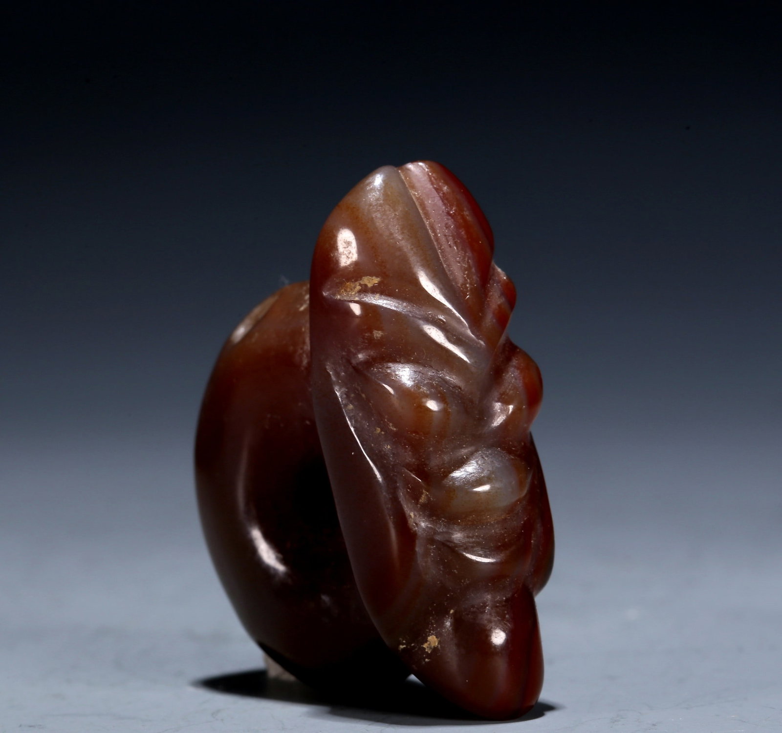 A Hongshan Culture Agate 'Dragon' Pendant: A Hongshan Culture Agate 'Dragon' Pendant Chinese Neolithic Period. Size:1.6inx1.3in