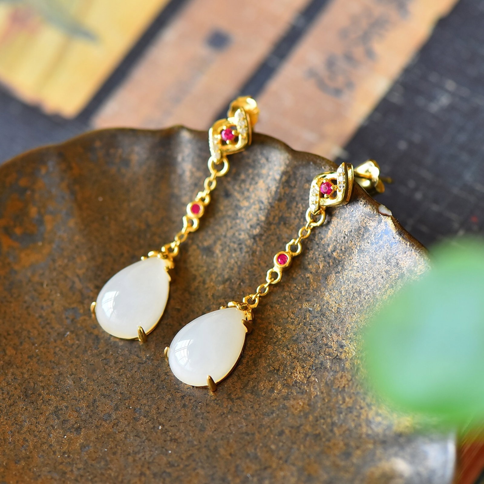 A Pair of Exquisite Sterling Silver-Gold Plated Inlaid White Jade Earrings: A Pair of Exquisite Sterling Silver-Gold Plated Inlaid White Jade Earrings,Size:0.4inx1.5in 一对纯银镀金镶白玉耳环