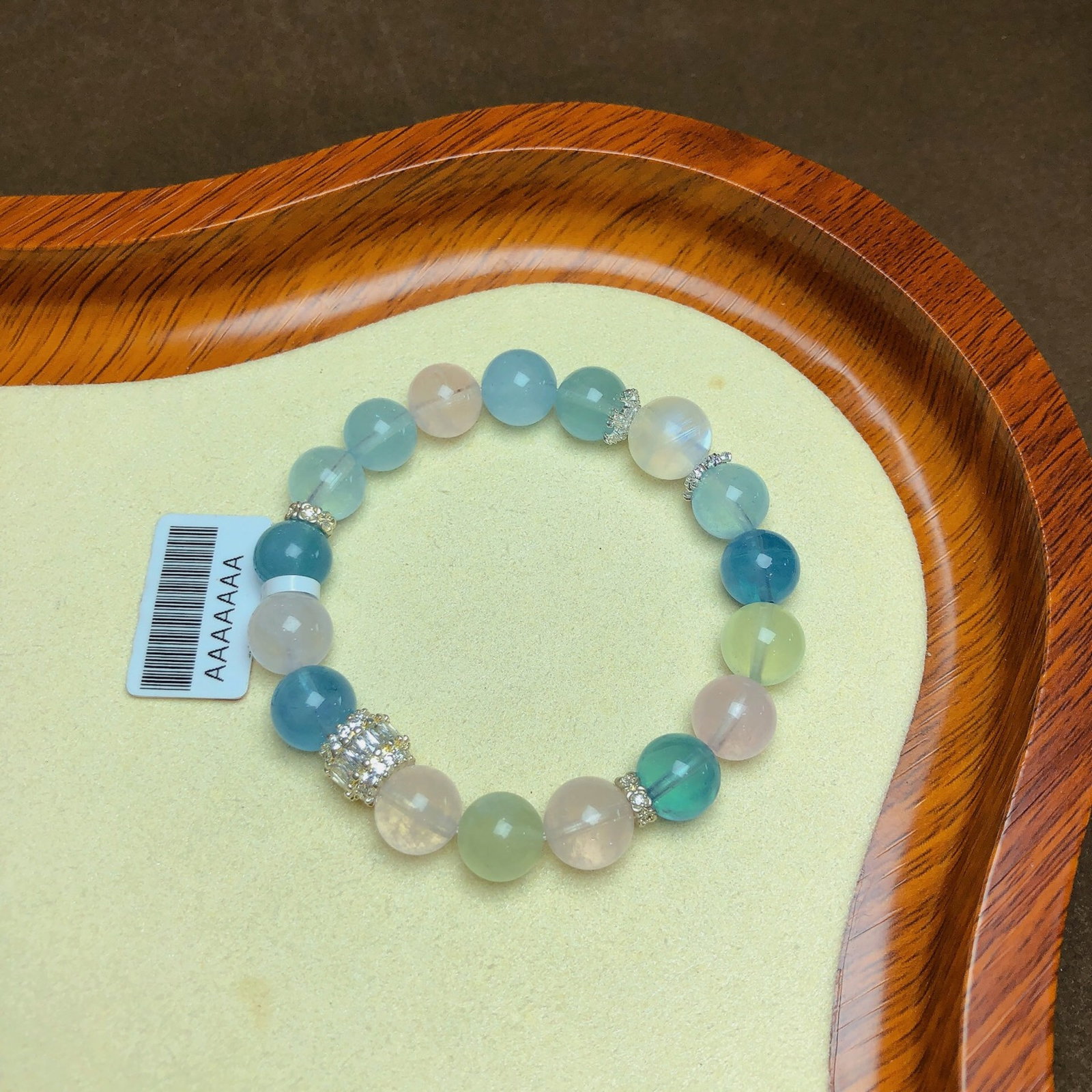 An Exquisite Crystal Bracelet: An Exquisite Crystal Bracelet,Size:0.4in,0.4in,Weight:27.2g 水晶手串