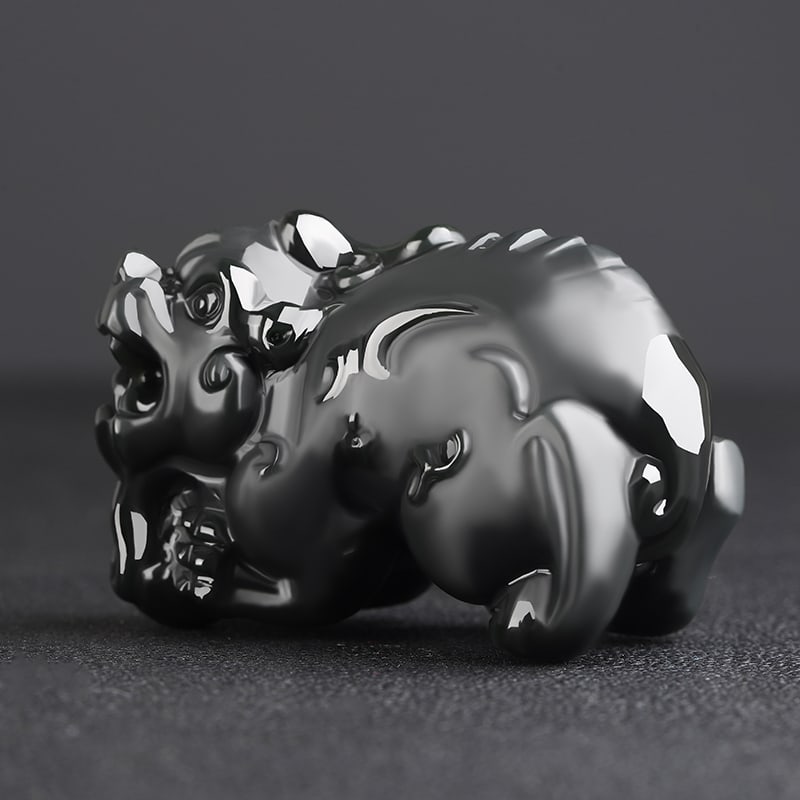 An Exquisite Cyan jade Wealth-Attracting Creature Ornament: An Exquisite Cyan jade Wealth-Attracting Creature Ornament,Size:2.6inx1.9inx1.7in 青玉貔貅摆件