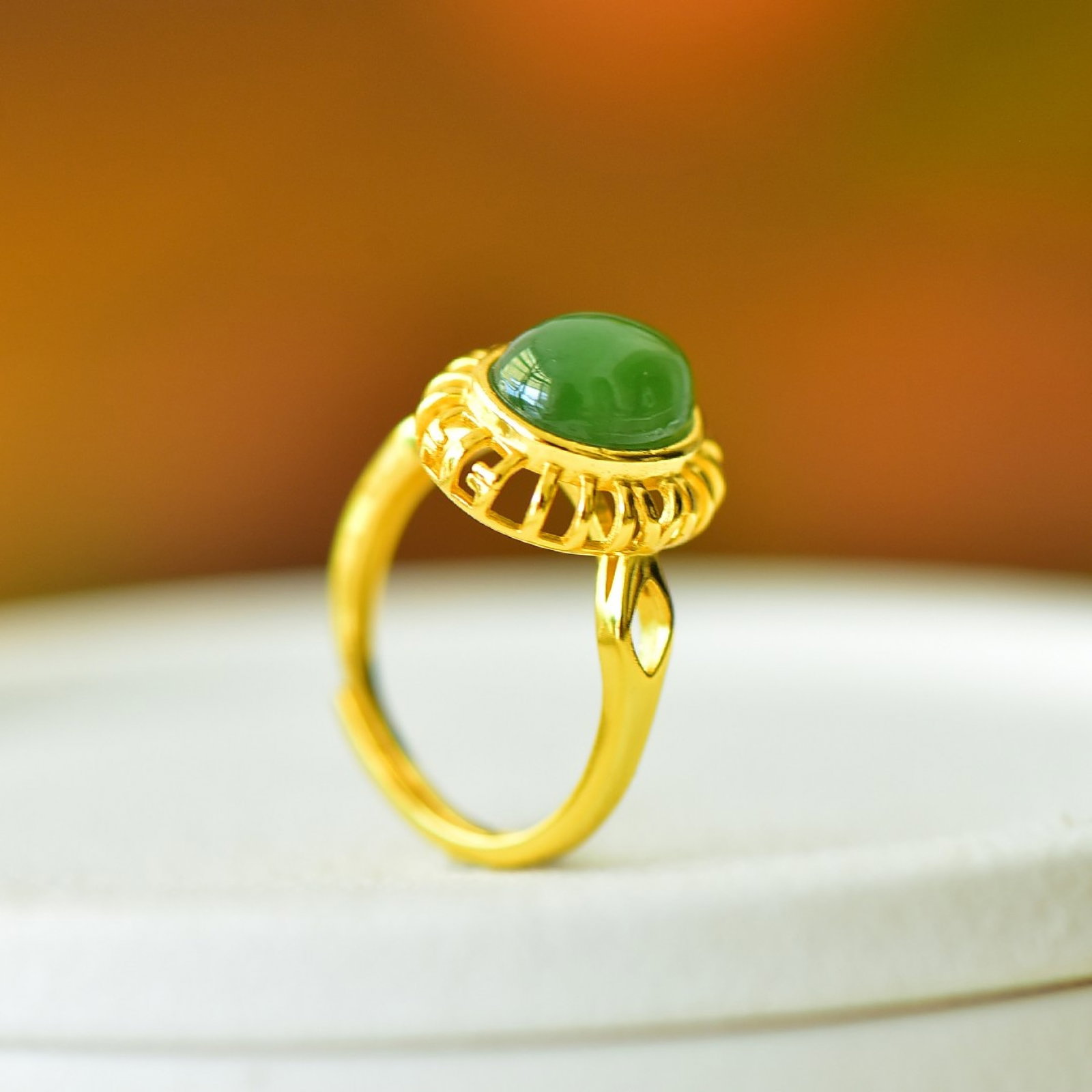 An Exquisite Sterling Silver-Gold Plated Inlaid Jasper Ring: An Exquisite Sterling Silver-Gold Plated Inlaid Jasper Ring,Size:0.3inx0.4in 纯银镀金镶碧玉戒指