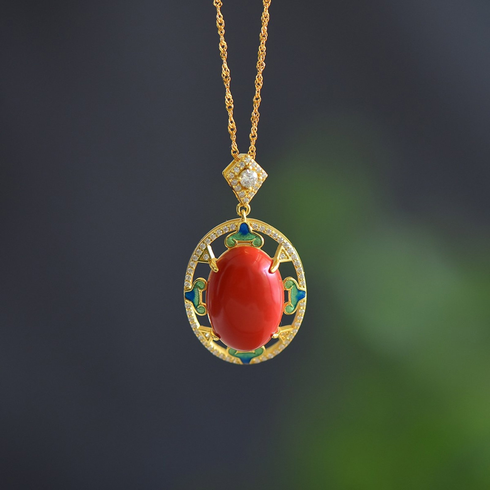 An Exquisite Sterling Silver-Gold Plated Inlaid Cinnabar Necklace,Inlaid Diamond: An Exquisite Sterling Silver-Gold Plated Inlaid Cinnabar Necklace,Inlaid Diamond,Size:0.5inx0.7in 纯银镀金镶朱砂项链,嵌钻石